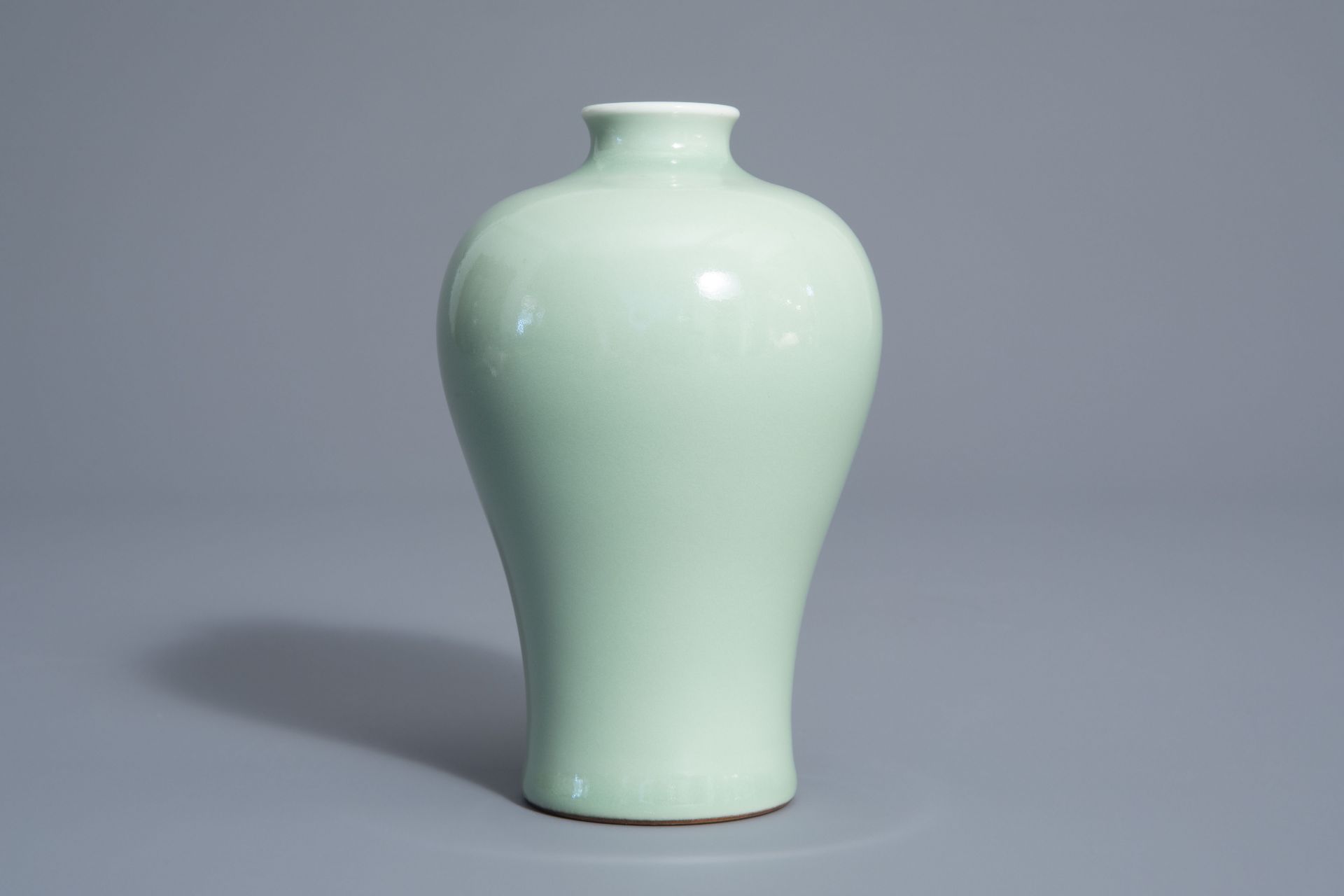 A Chinese monochrome celadon meiping vase, Qianlong mark, 19th/20th C. - Image 4 of 6