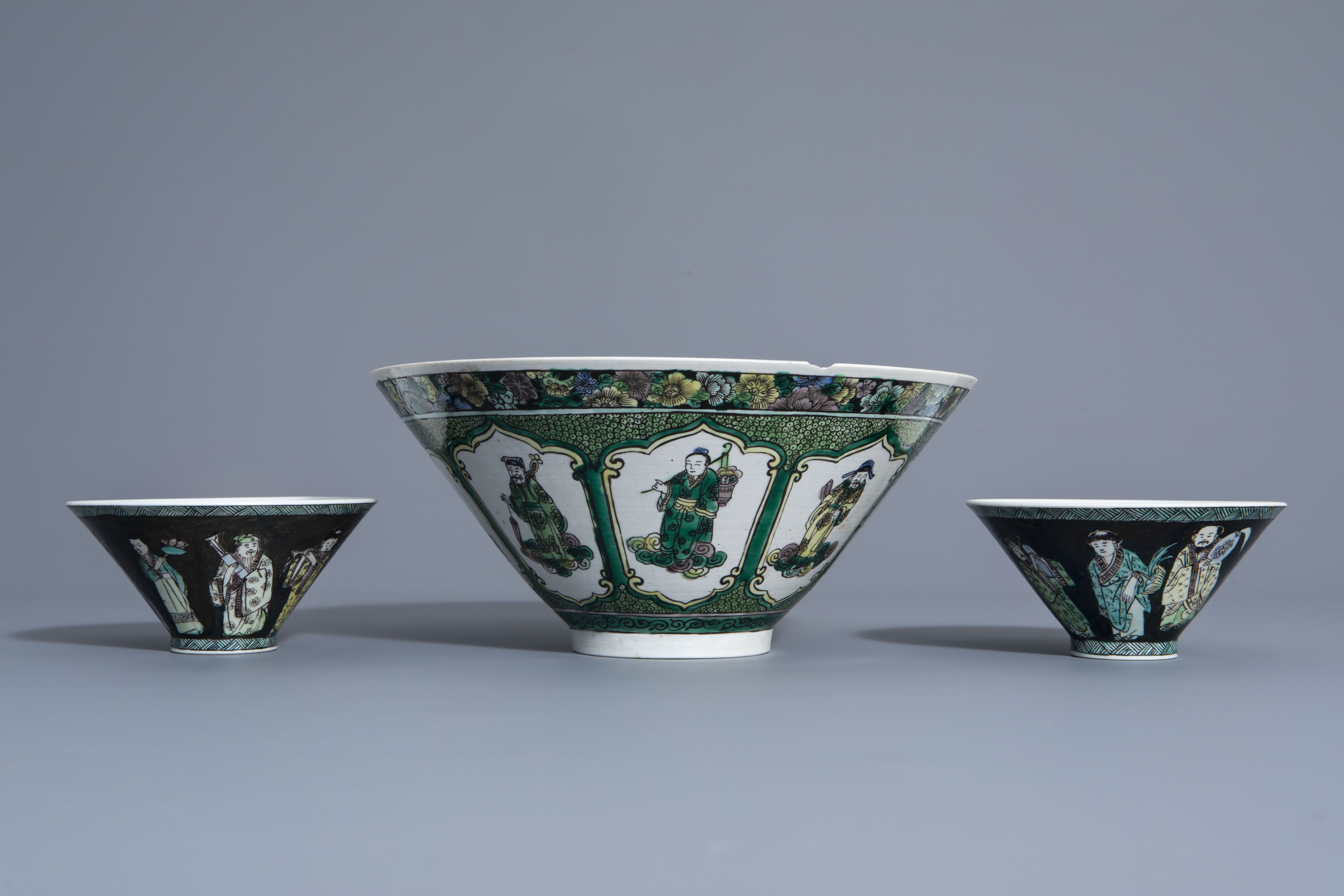 Three Chinese verte biscuit bowls with figurative design, Republic, 20th C. - Image 4 of 7