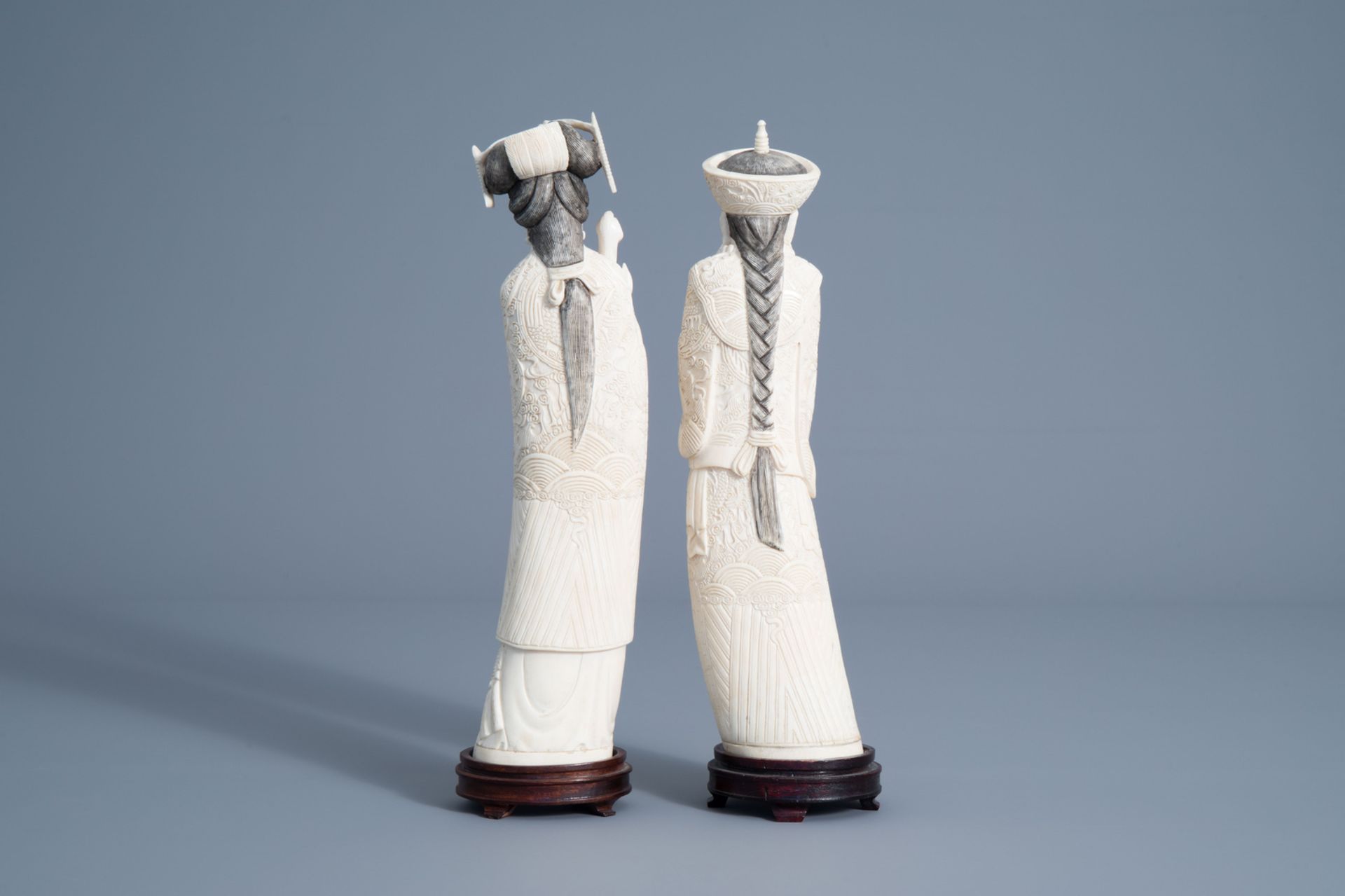 A pair of Chinese carved figures of the emperor couple on wooden stands, about 1920 - Image 3 of 6