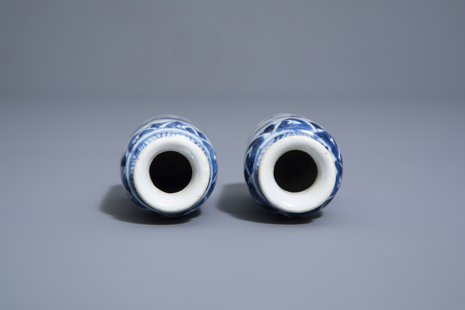 A pair of Chinese blue and white miniature rouleau vases, Kangxi - Image 6 of 7