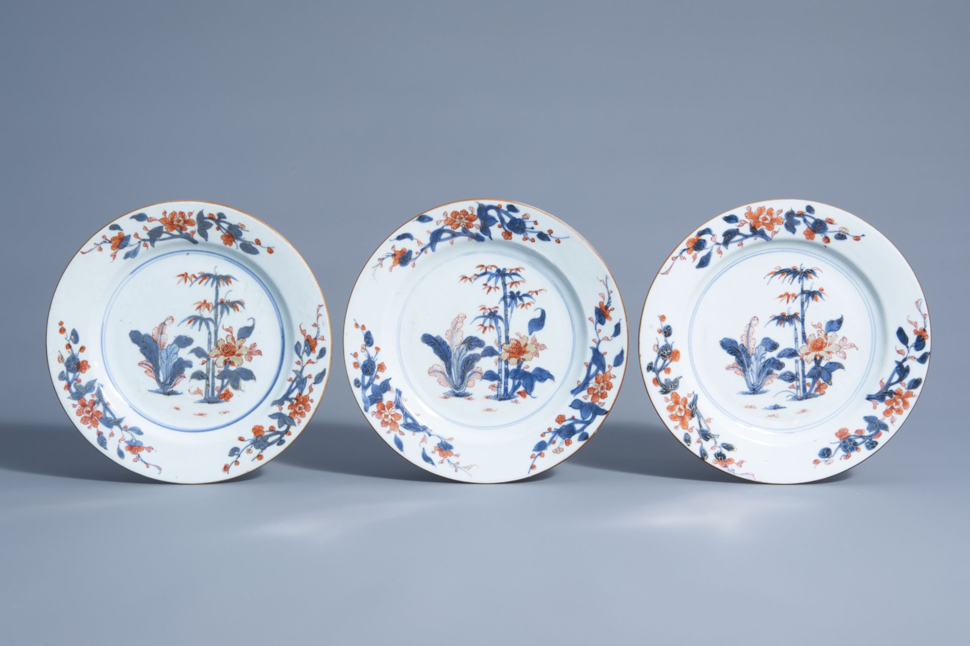 Ten Chinese blue, white, Imari style and iron red plates with different designs, 18th C. and later - Bild 2 aus 11
