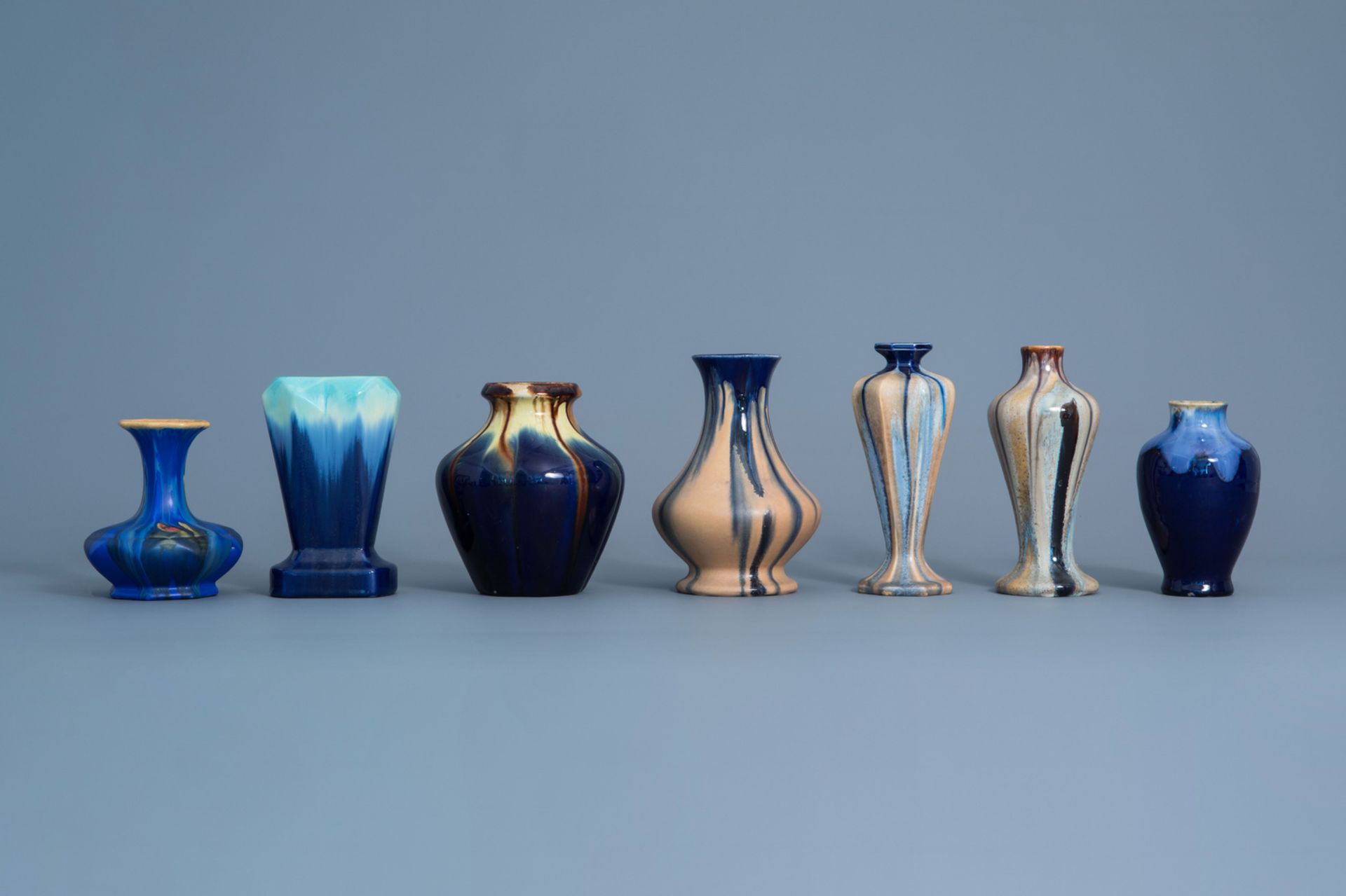 Fourteen polychrome Art Nouveau vases, a.o. Thulin and Astoria, first half of the 20th C. - Bild 2 aus 13