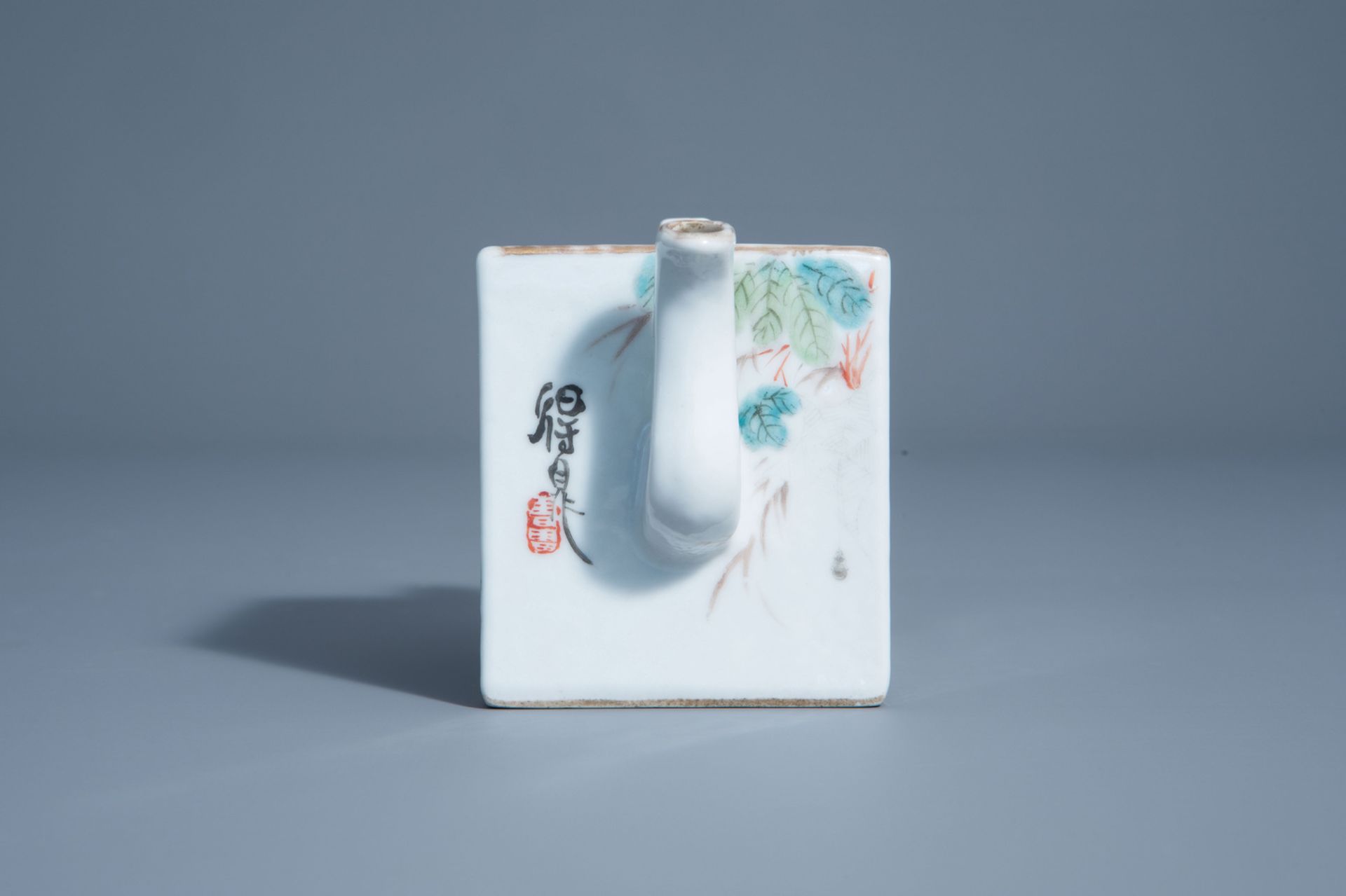 A rectangular ChineseÊ qianjiang cai teapot and cover with different designs, 19th/20th C. - Image 5 of 7