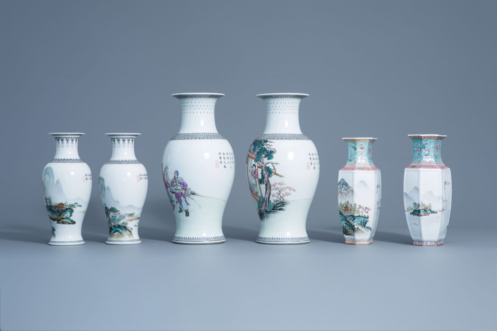 Three pairs of Chinese famille rose vases, 20th C. - Bild 5 aus 7