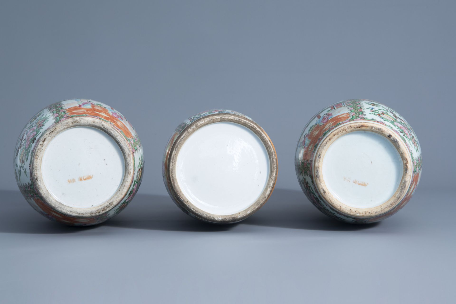 Three Chinese Canton famille rose vases, 19th/20th C. - Image 6 of 6