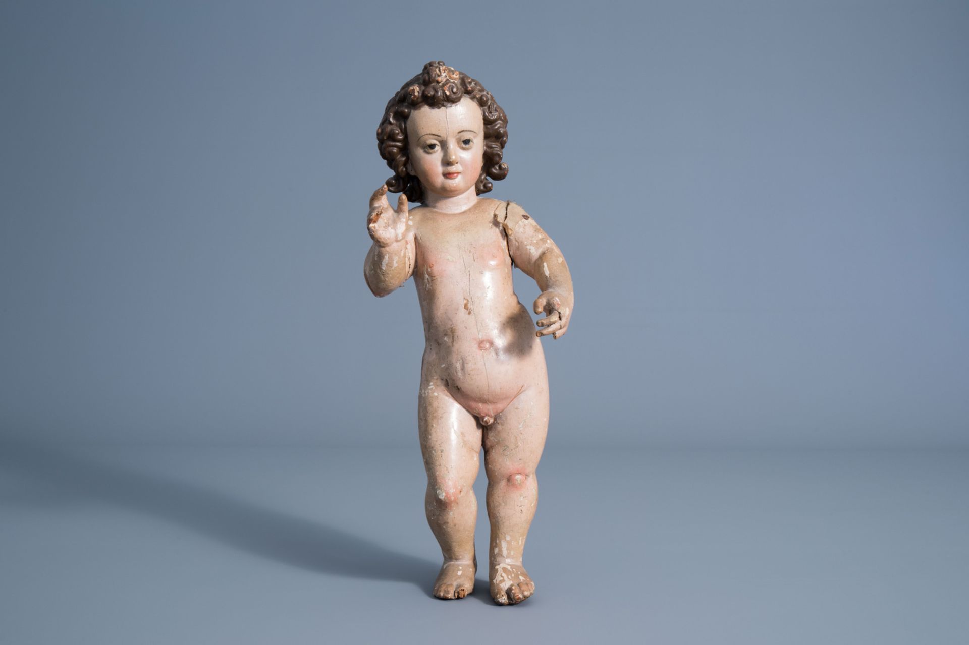 A Southern European carved and polychrome painted wooden Infant Christ, 18th C. - Image 2 of 7