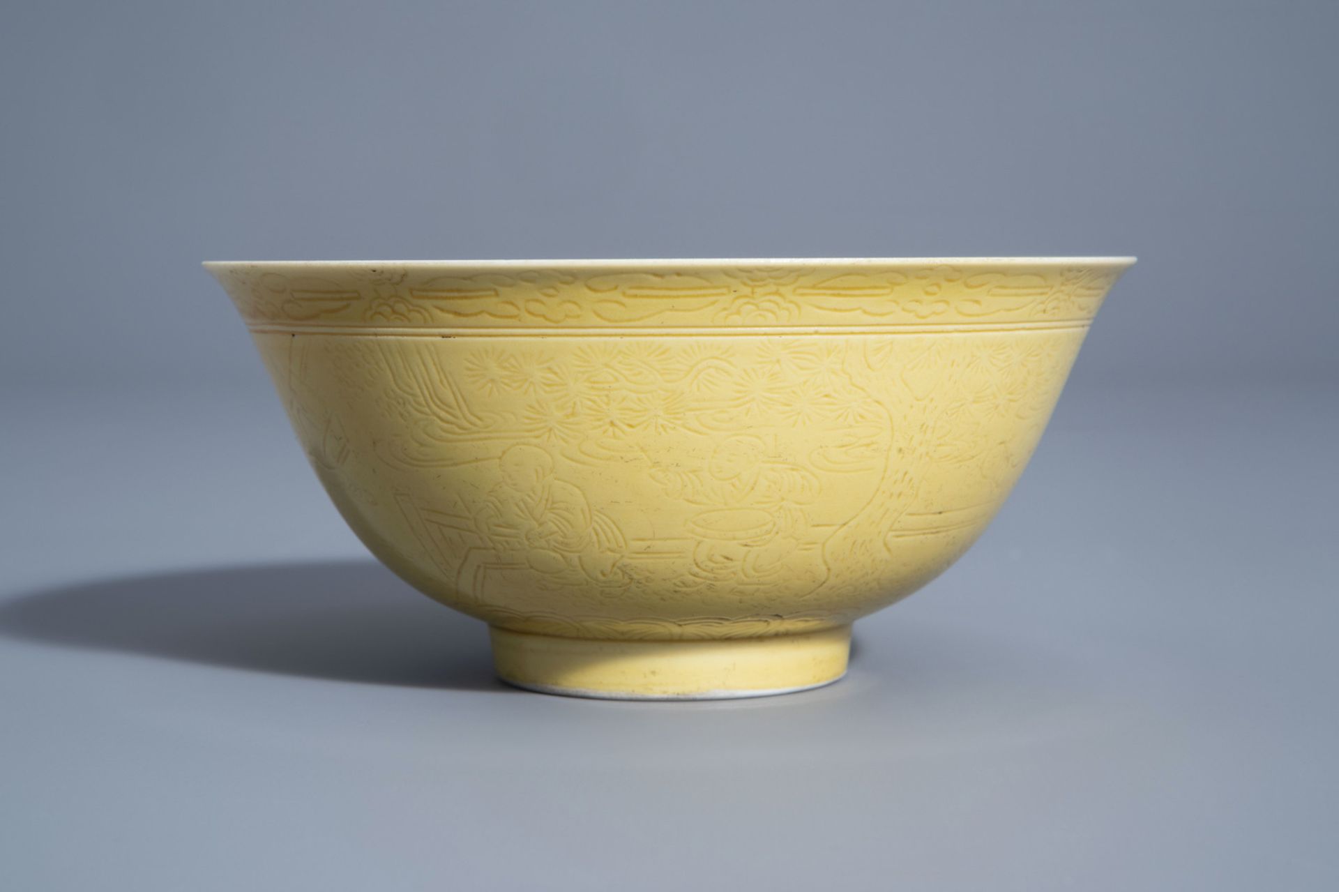 A Chinese yellow ground bowl with incised underglaze design, Yongzheng mark, 19th/20th C. - Image 4 of 7