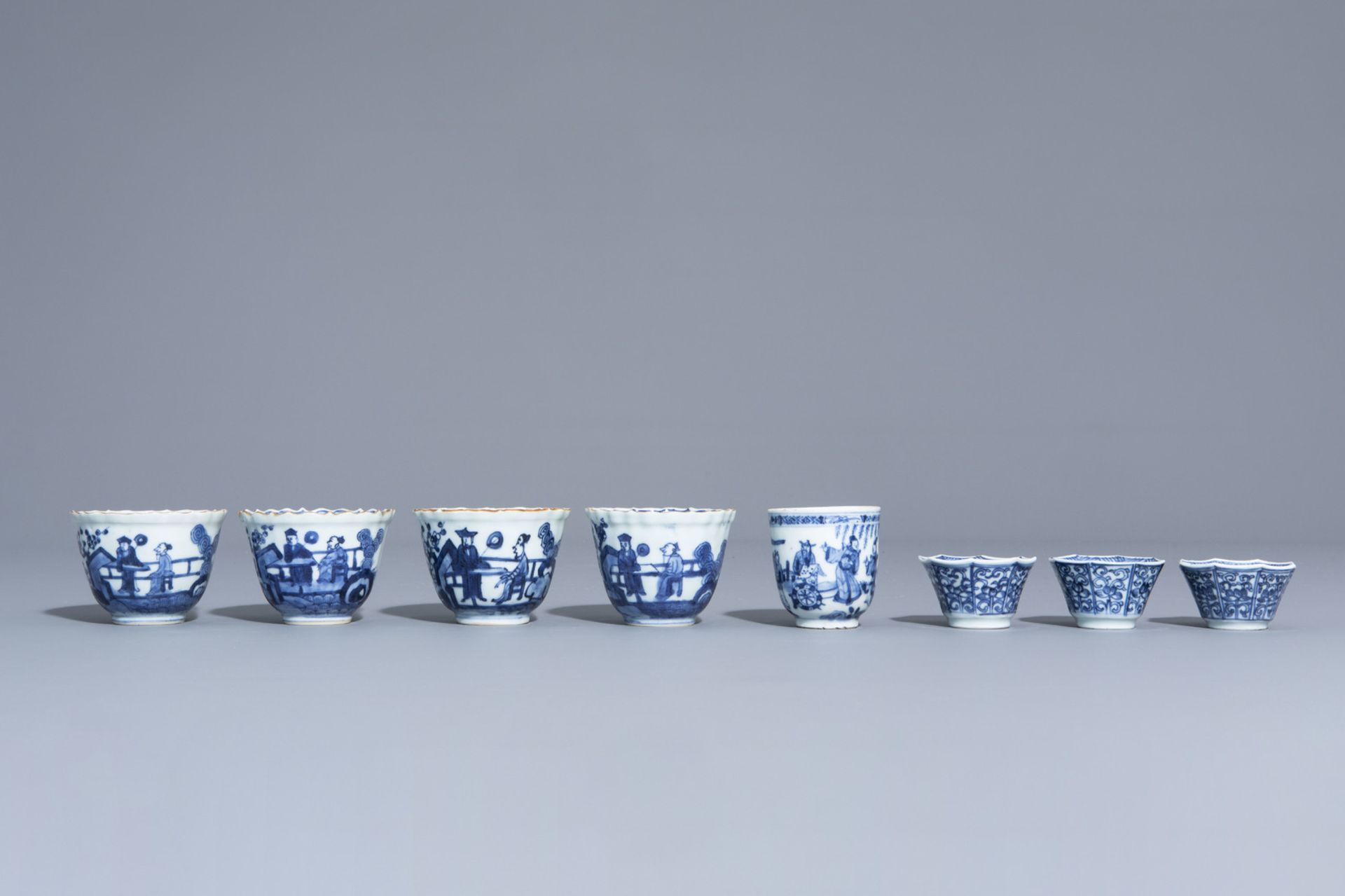 A varied collection of Chinese blue, white and iron red porcelain, Kangxi and later - Bild 5 aus 23