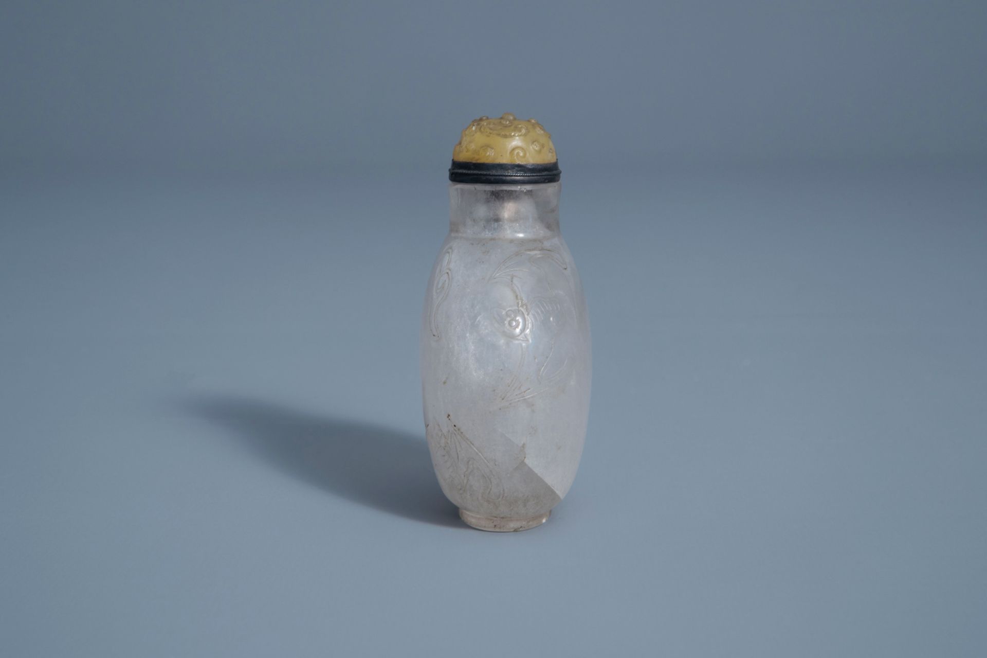 A Chinese rock crystal snuff bottle, 19th C. - Bild 4 aus 6