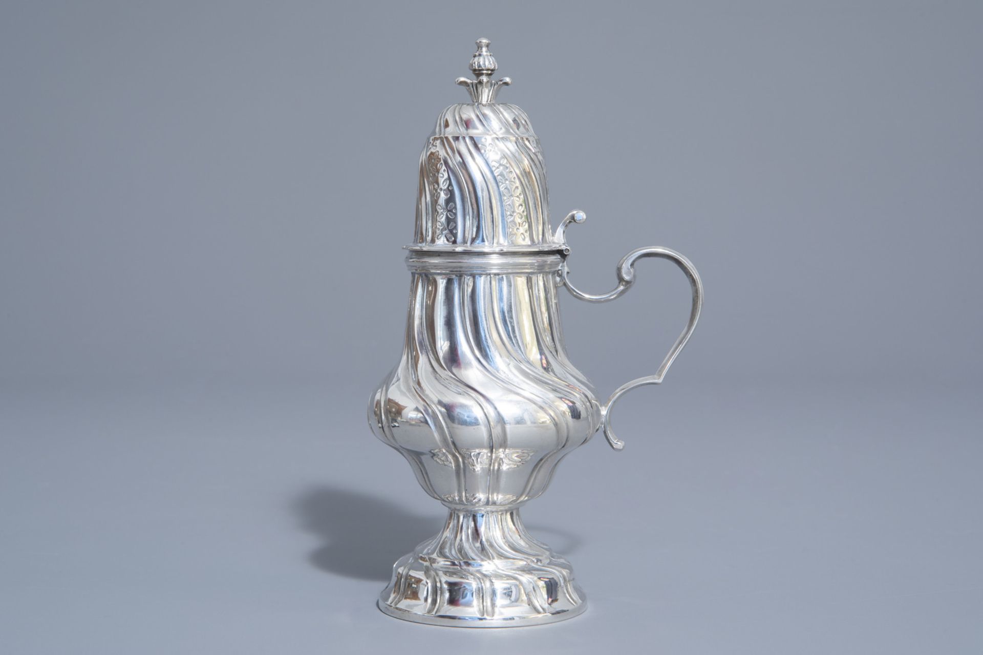 A silver Louis XV style mustard pot, dated [17]77 - Image 4 of 12