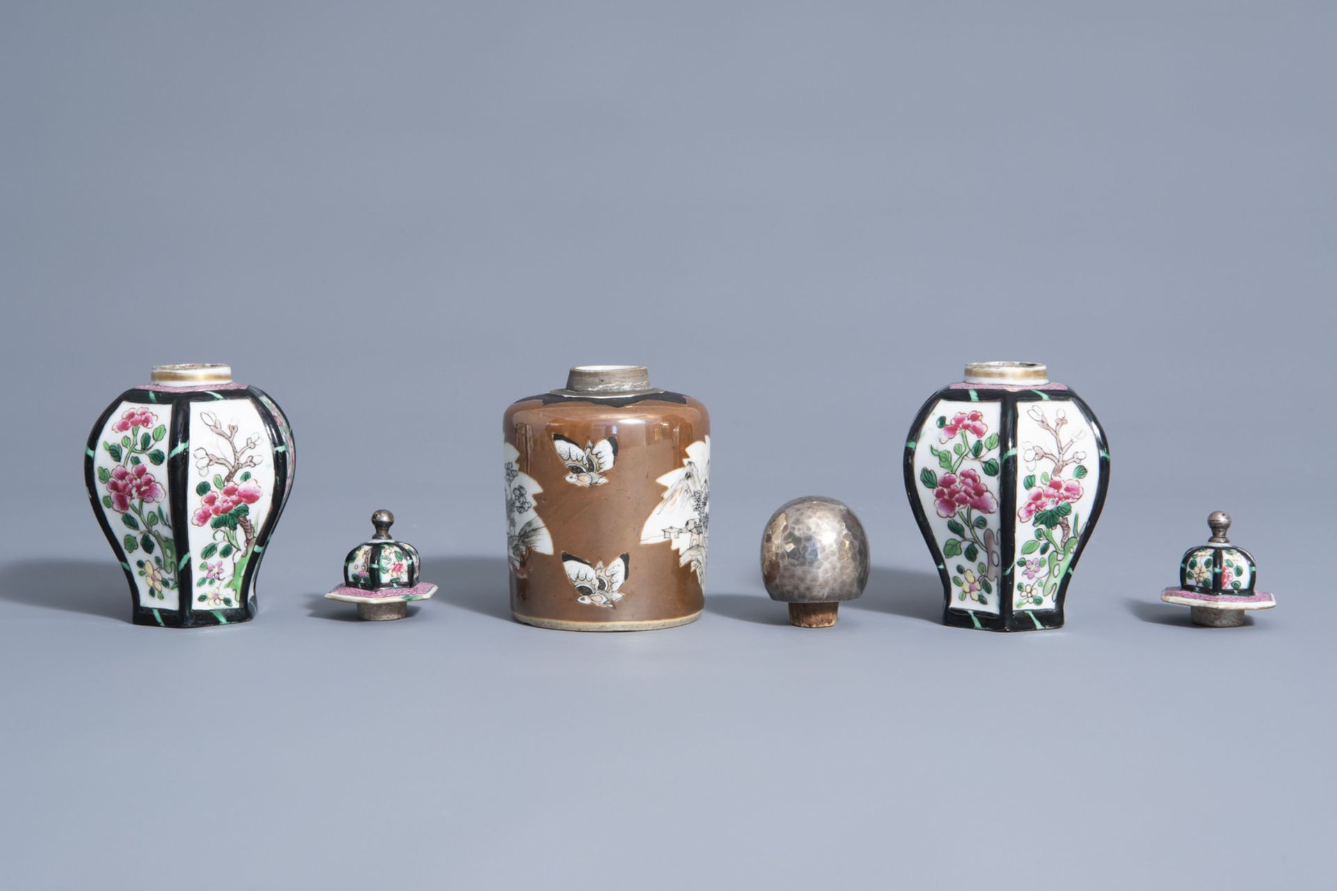 A Chinese grisaille Batavian ware tea caddy and two Samson famille rose style tea caddies, 18th/19th - Image 3 of 7