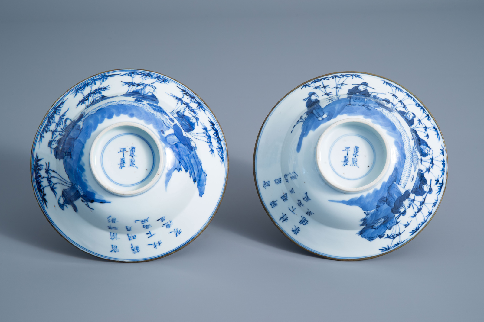 A pair of Chinese blue and white 'Bleu de Hue' bowls for the Vietnamese market, Kangxi mark, 19th C. - Image 7 of 7