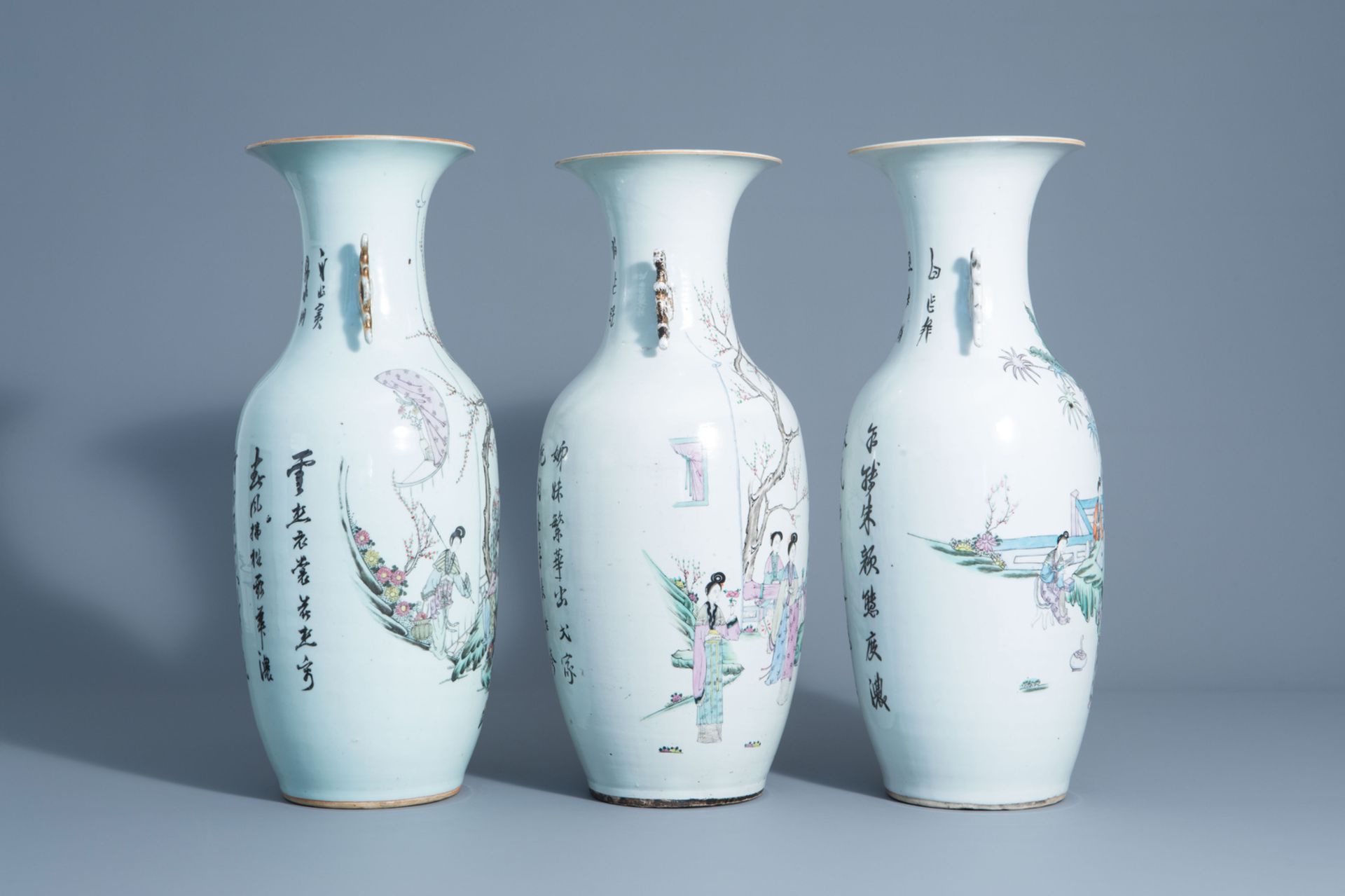 Three Chinese famille rose vases with ladies in a garden, 19th/20th C. - Image 2 of 6