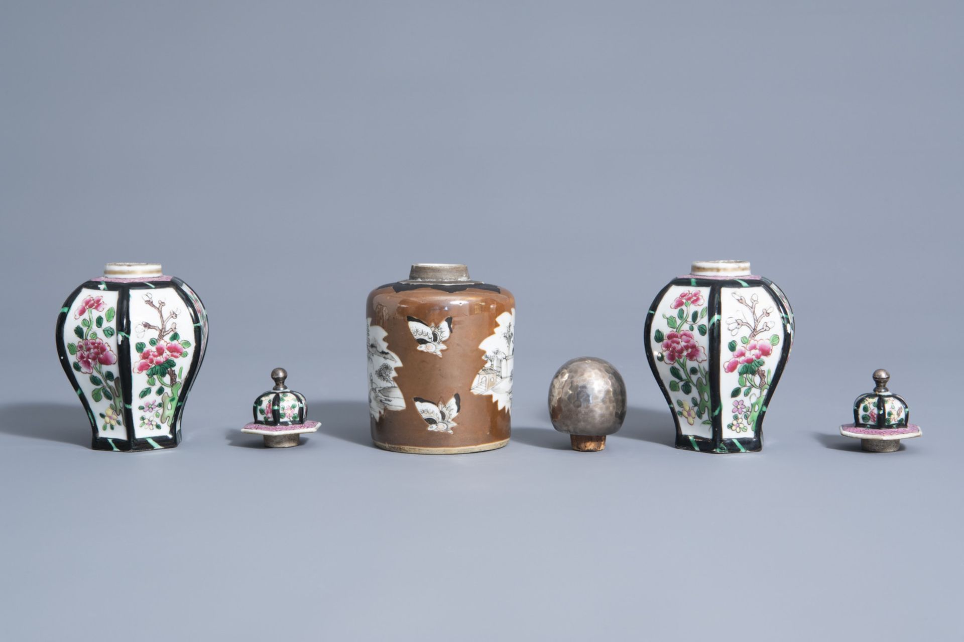 A Chinese grisaille Batavian ware tea caddy and two Samson famille rose style tea caddies, 18th/19th - Image 5 of 7