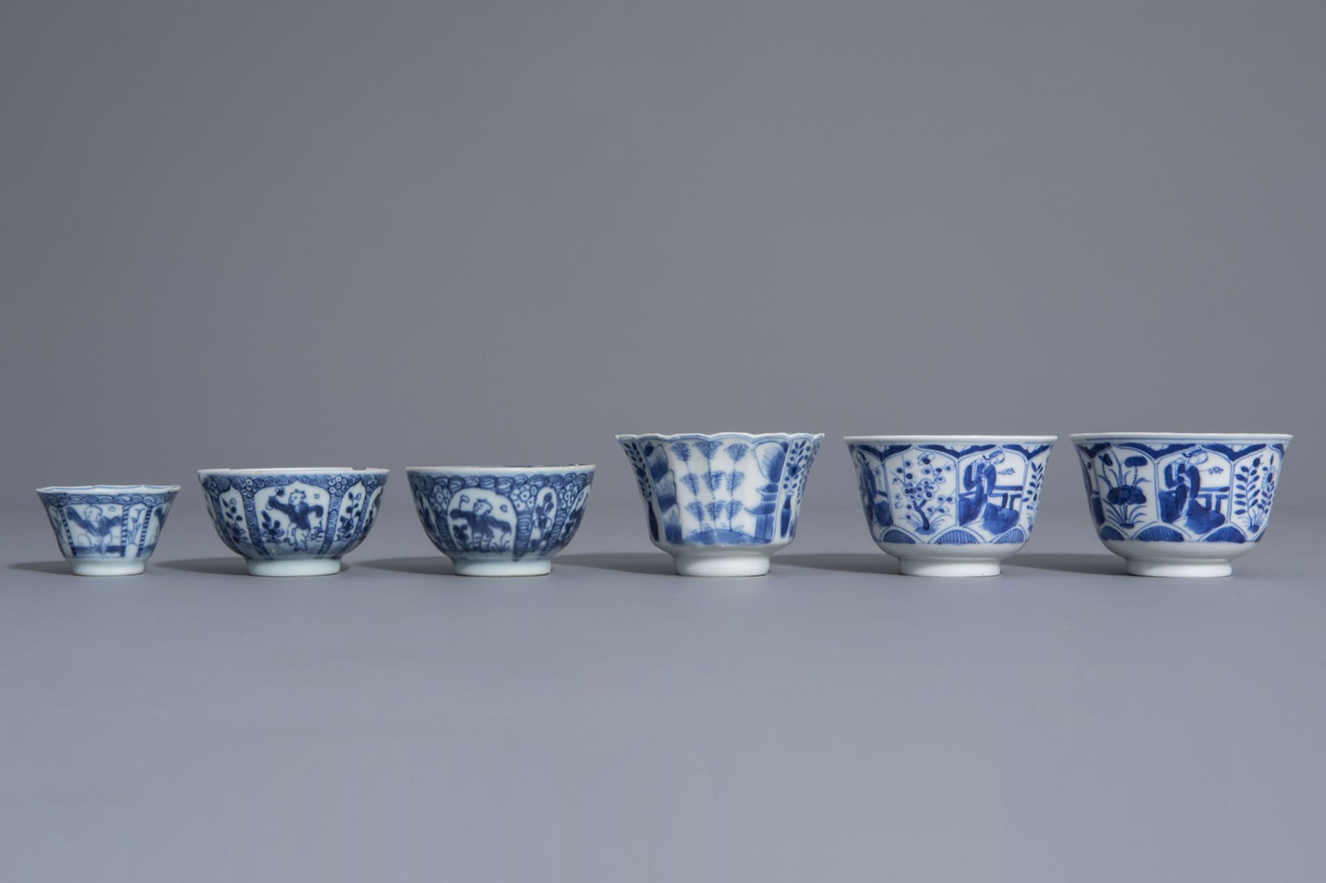 A varied collection of Chinese blue and white and famille rose wares, Kangxi and later - Bild 7 aus 15