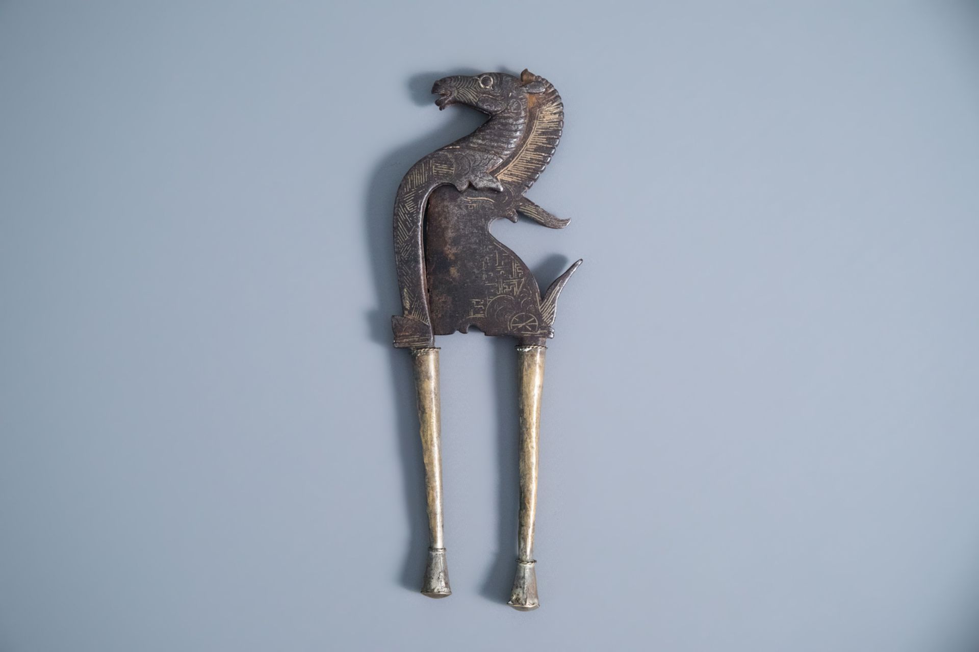 An inlaid iron and brass betel nut cutter in the shape of a horse, Indonesia, 19th C. - Image 8 of 10