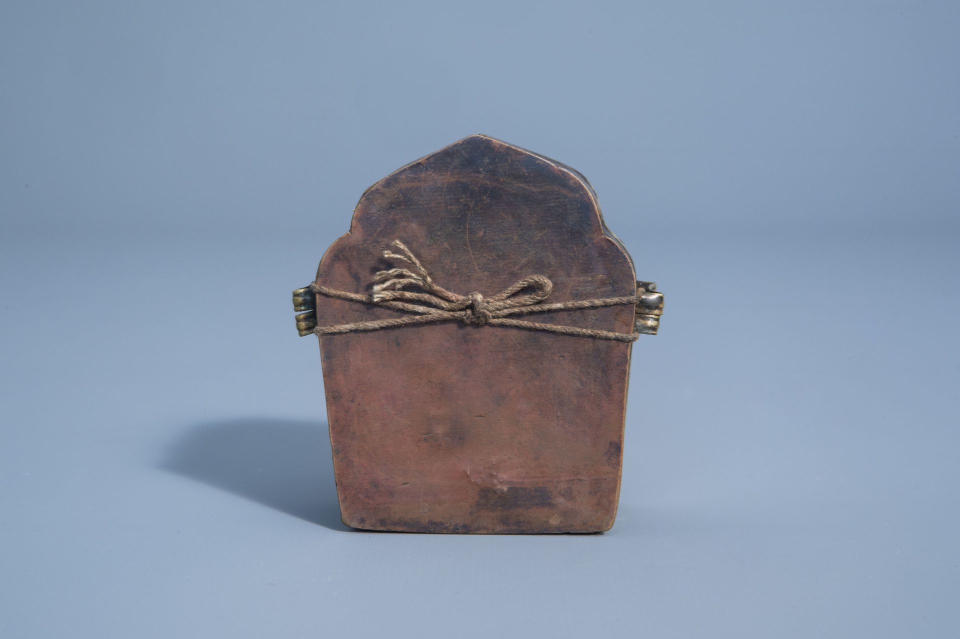 A varied collection of religious and scholar's objects, a.o. China and Tibet, 19th/20th C. - Image 10 of 24
