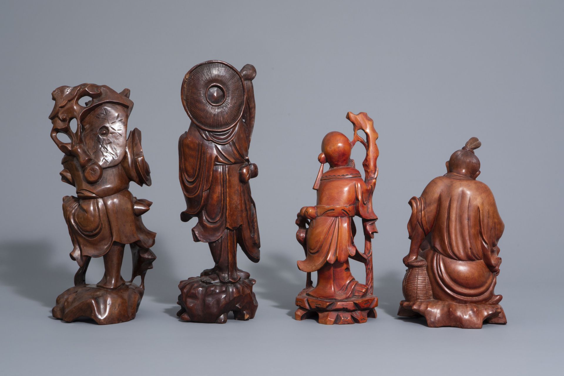 A collection of nine Chinese wooden figures, 19th/20th C. - Bild 4 aus 15