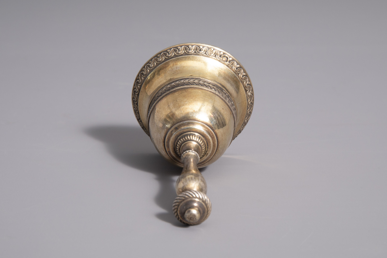 A gilt silver tabel bell, various marks, 19th/20th C. - Image 8 of 9