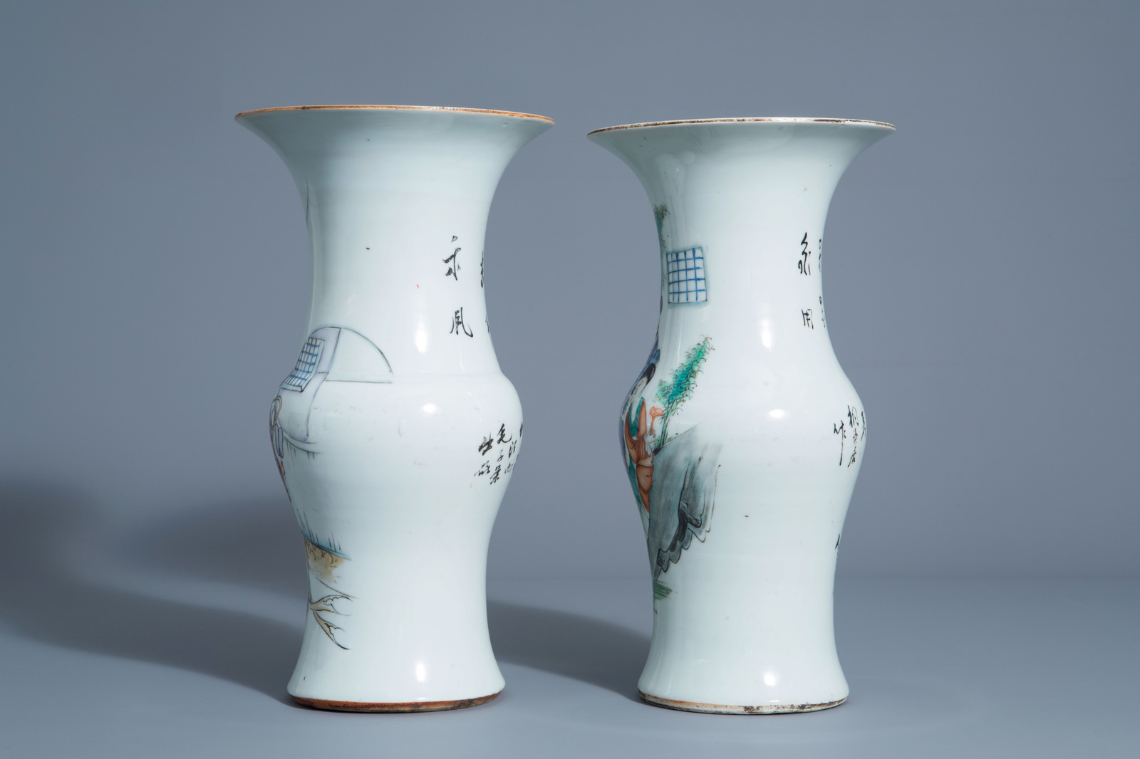 Two Chinese famille rose yenyen vases with ladies in a garden, 19th/20th C. - Image 4 of 6
