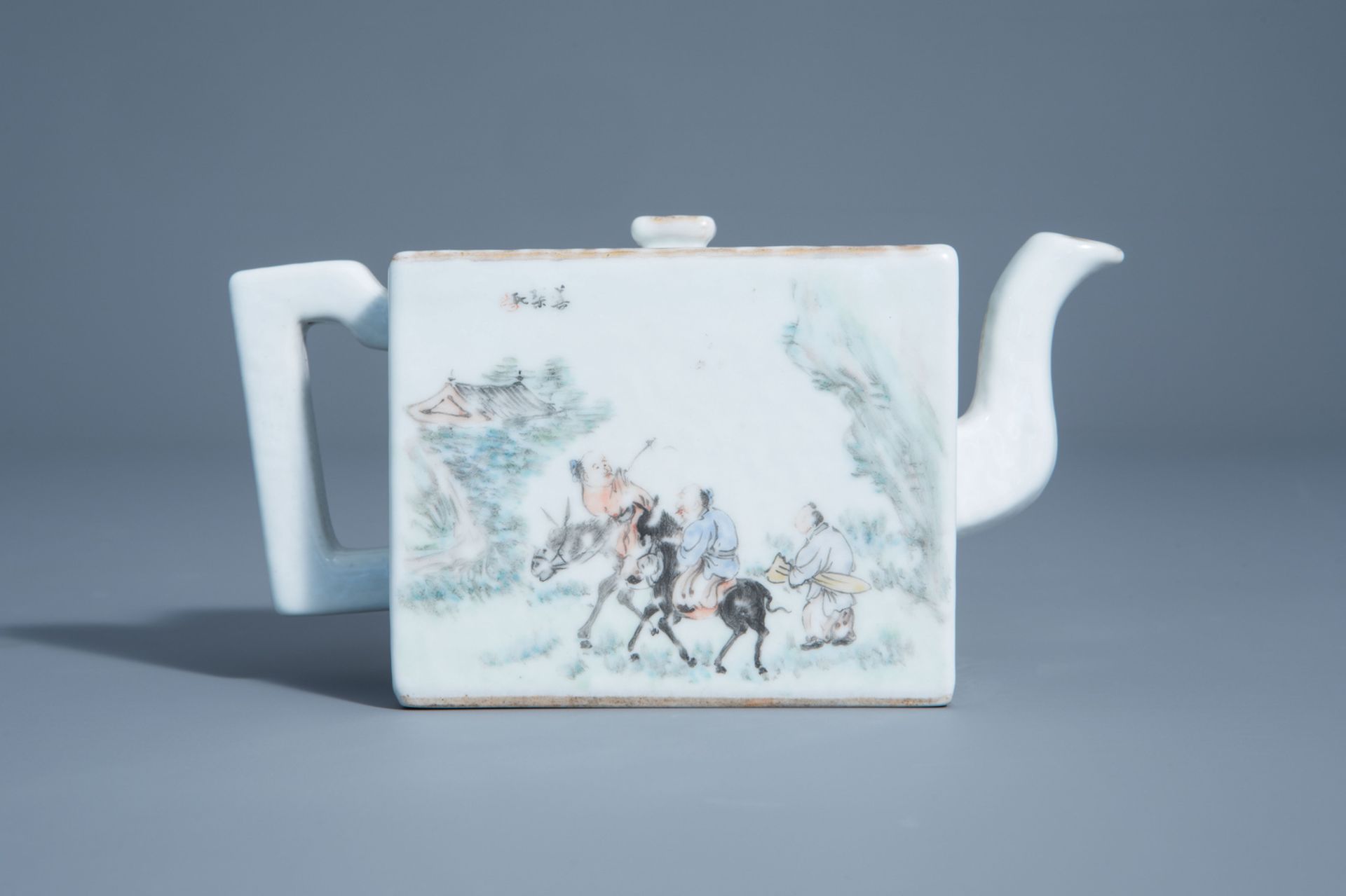 A rectangular ChineseÊ qianjiang cai teapot and cover with different designs, 19th/20th C. - Image 2 of 7