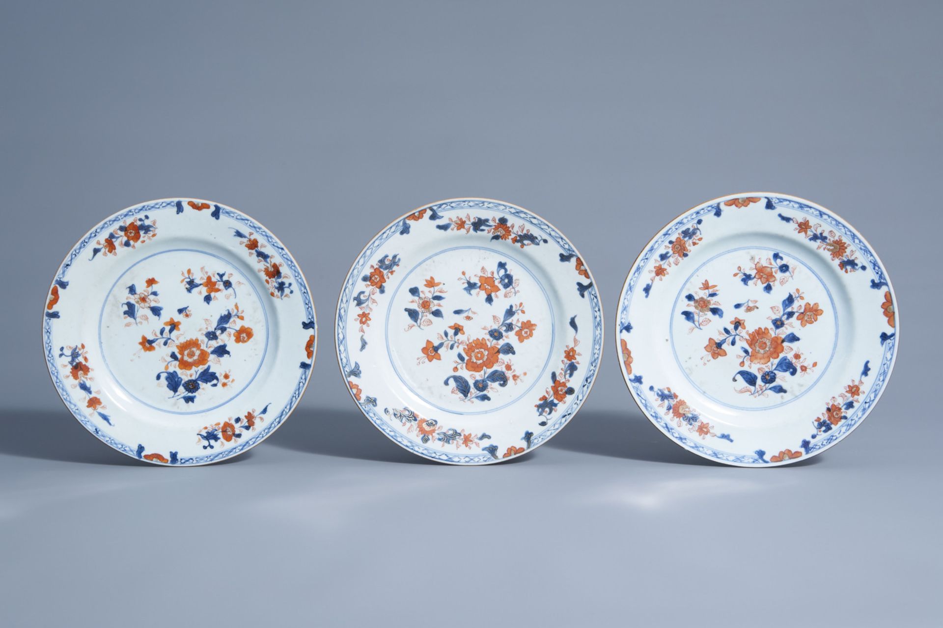 Ten Chinese blue, white, Imari style and iron red plates with different designs, 18th C. and later - Bild 4 aus 11