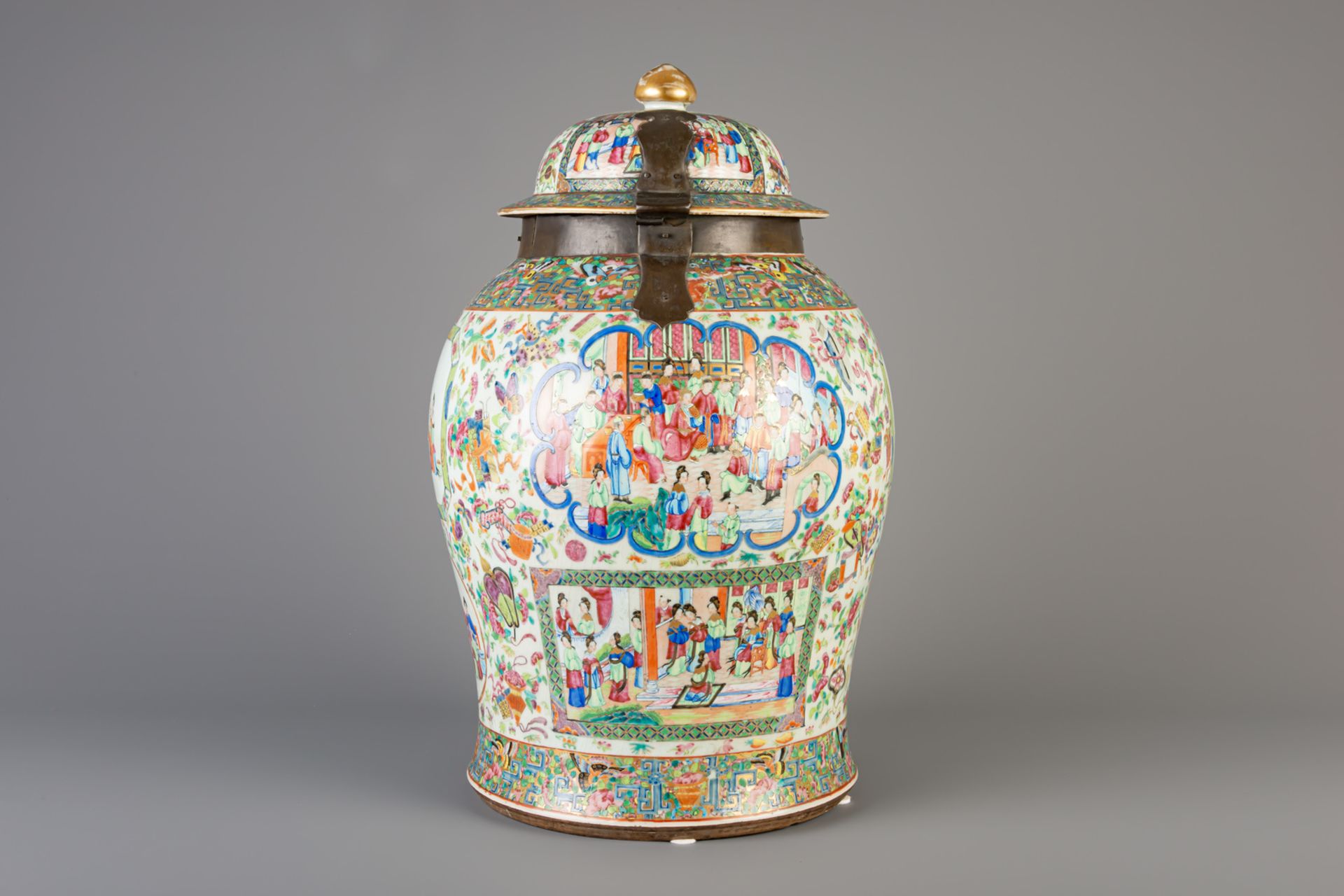 A large Chinese Canton famille rose vase and brass mounted cover, 19th C. - Image 3 of 6
