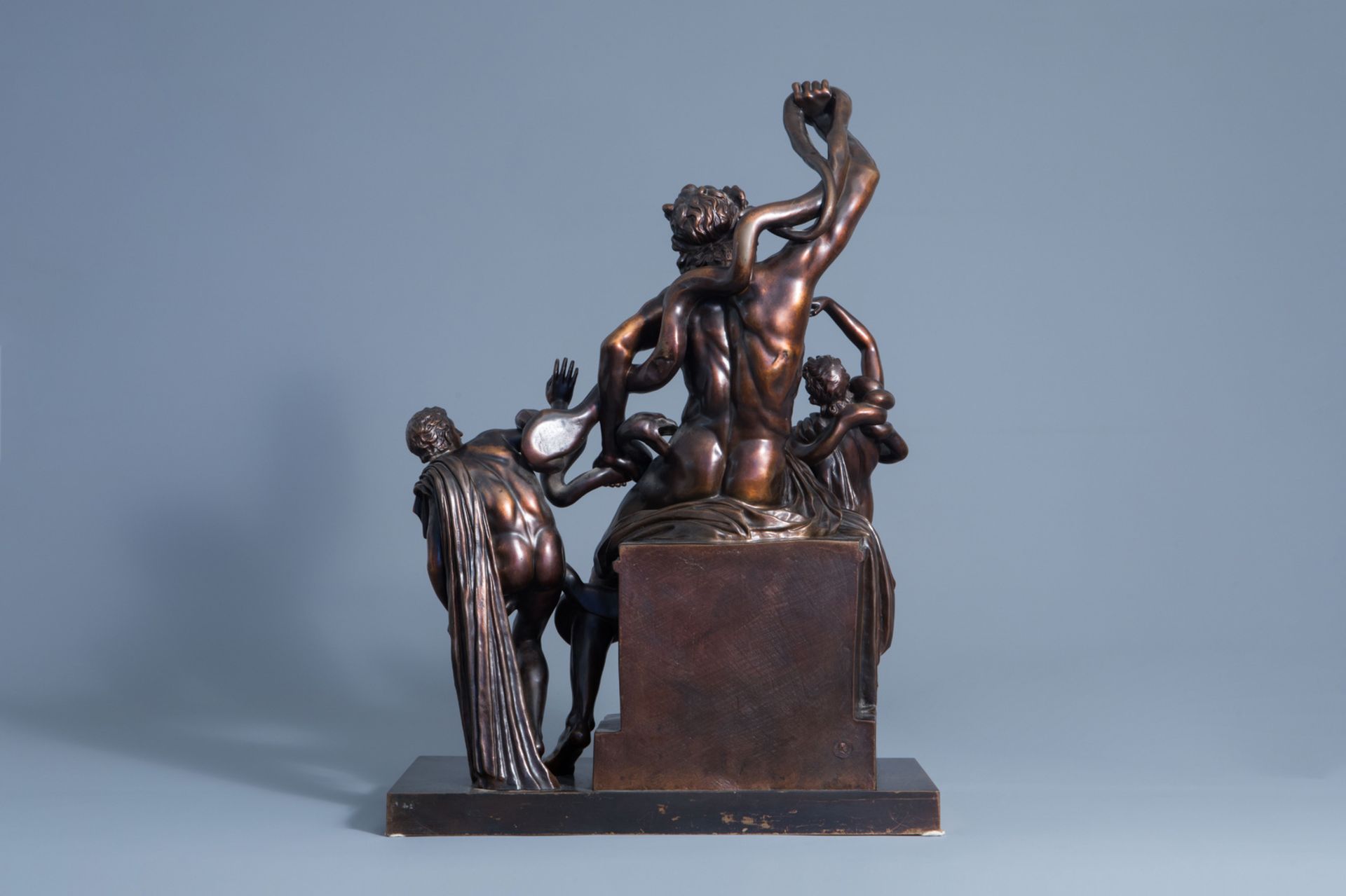 After the antiques: Laocošn and his sons, patinated bronze, France, 19th C. - Image 4 of 9