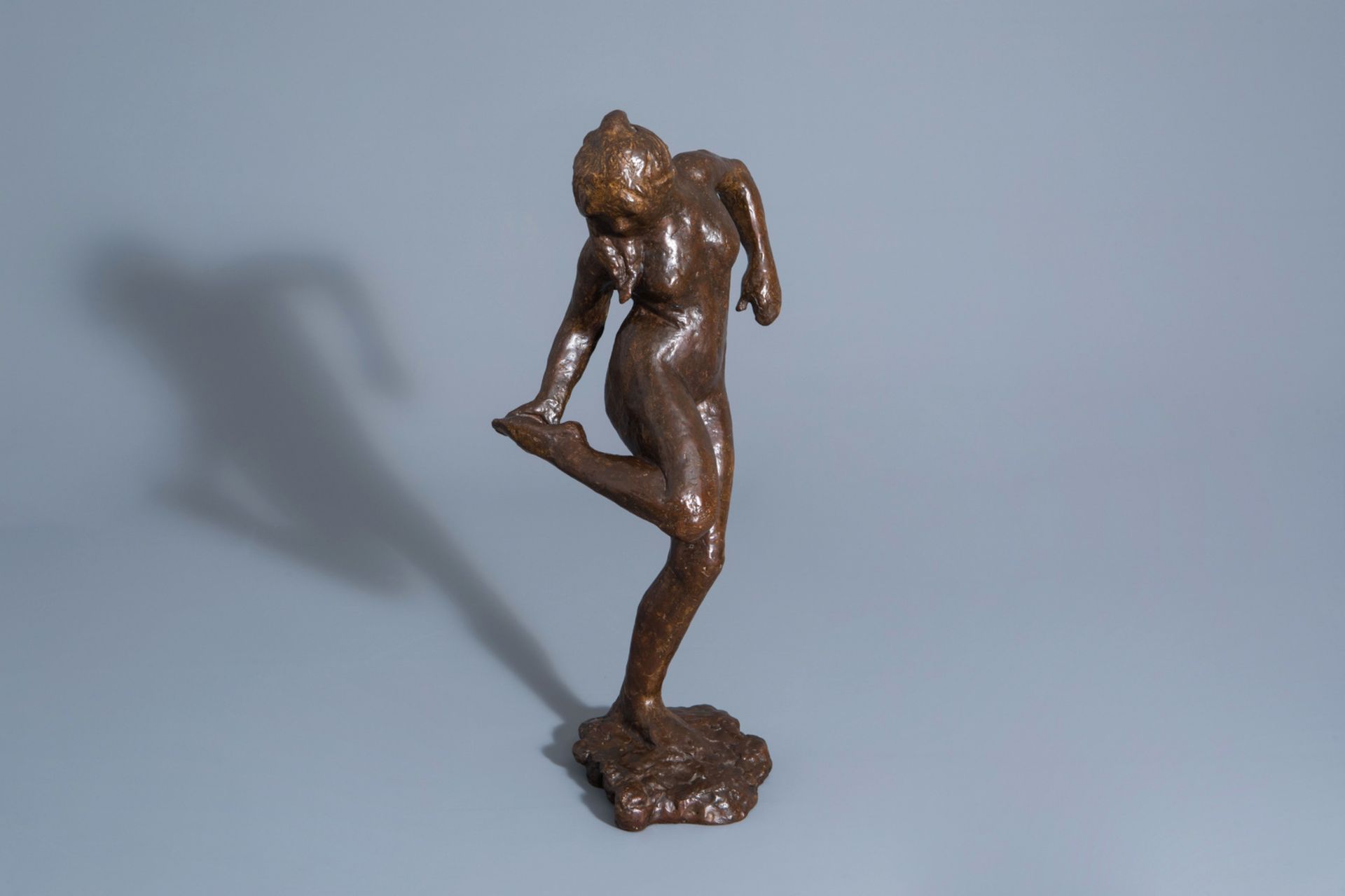 Edgar Degas (1834-1917): 'Danseuse regardant la plante de son pied droit', patinated bronze - Image 10 of 10