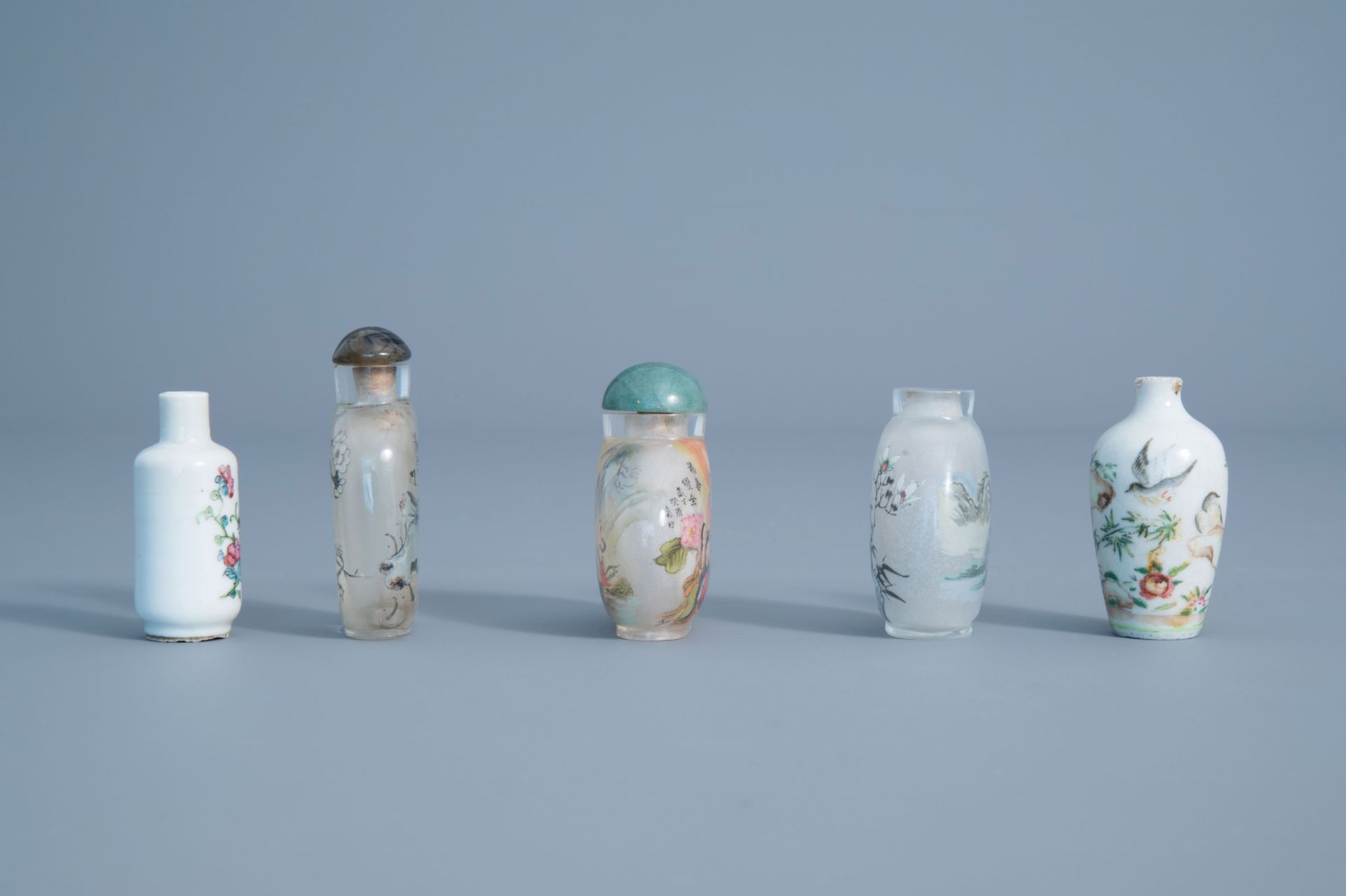Five Chinese inside-painted glass and porcelain snuff bottles, 19th/20th C. - Image 2 of 6