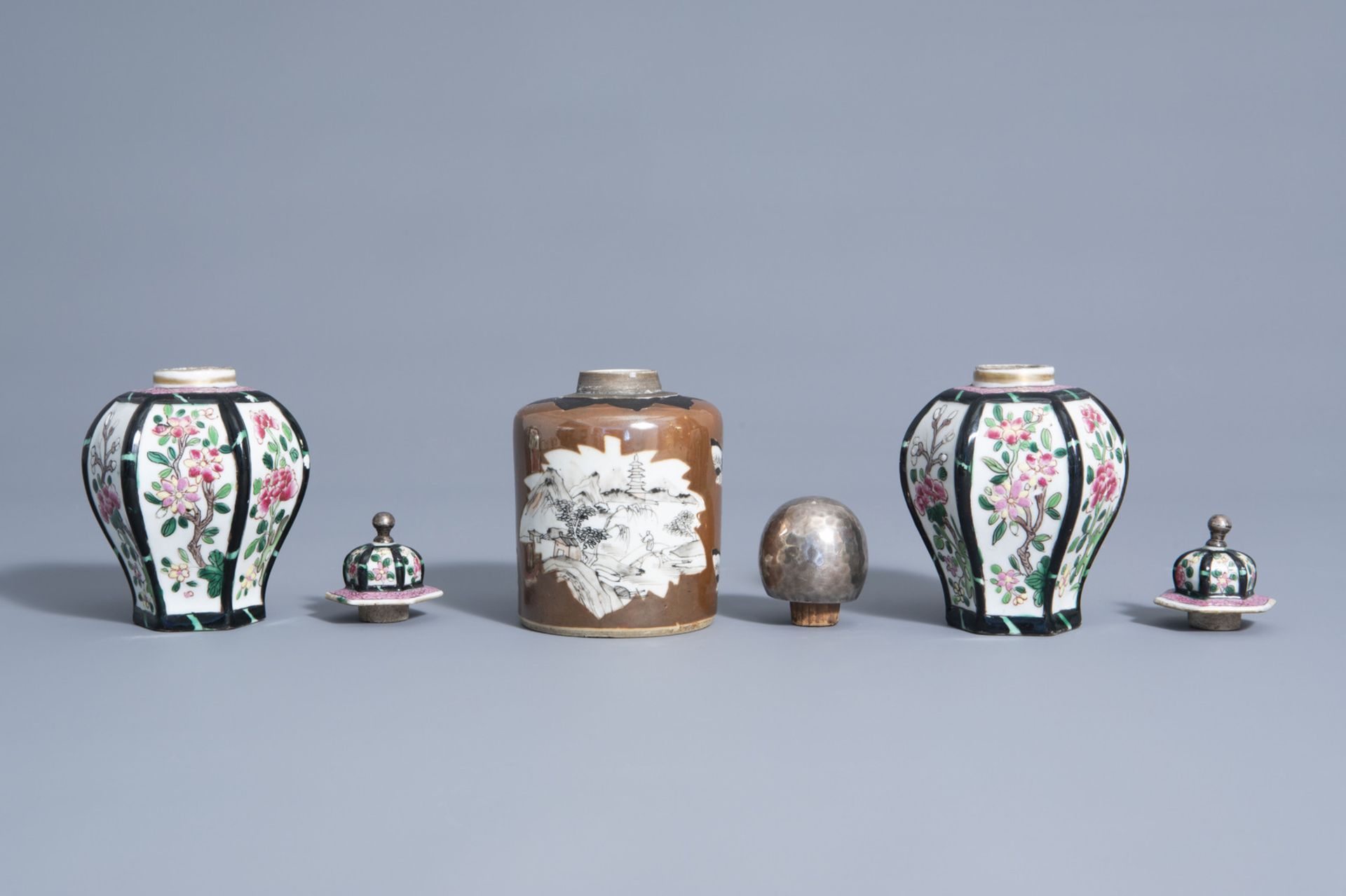 A Chinese grisaille Batavian ware tea caddy and two Samson famille rose style tea caddies, 18th/19th - Image 2 of 7