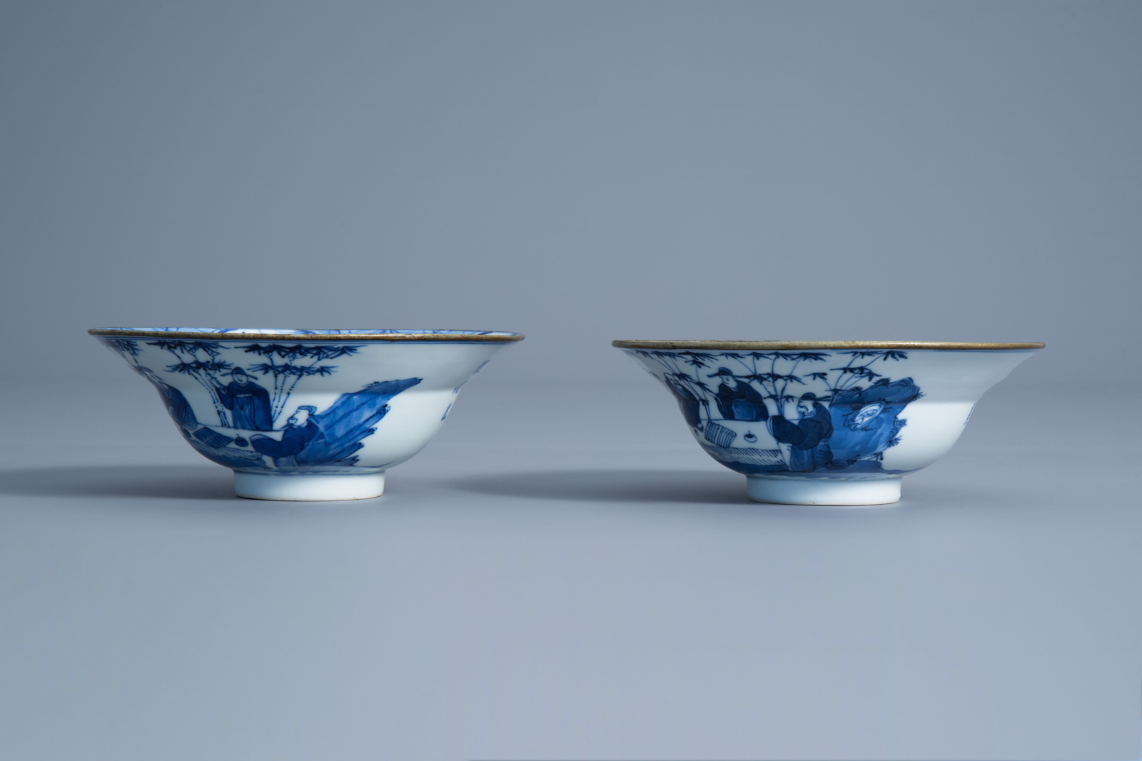 A pair of Chinese blue and white 'Bleu de Hue' bowls for the Vietnamese market, Kangxi mark, 19th C. - Image 5 of 7