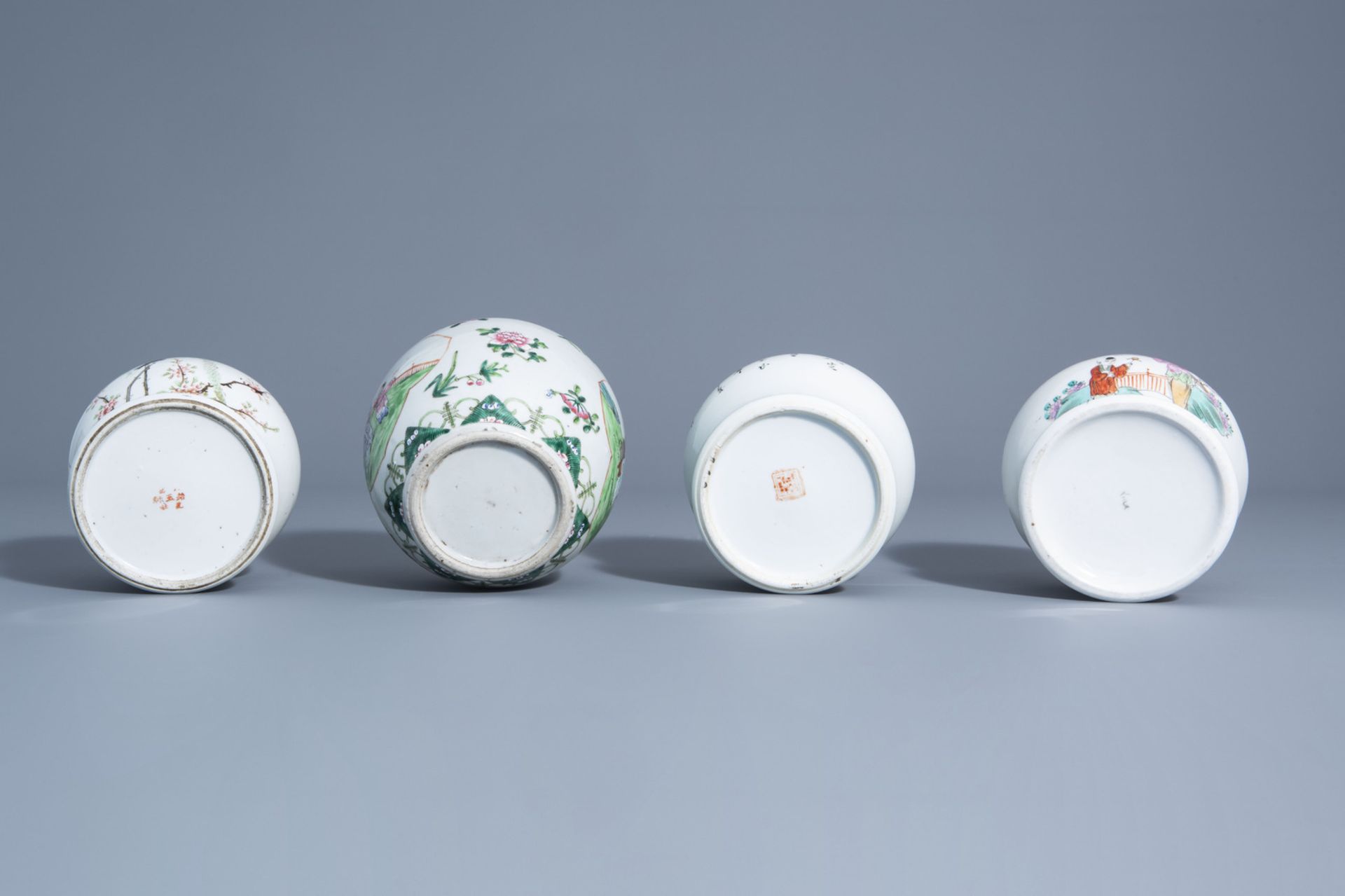 Seven Chinese blue and white and famille rose jars, 19th/20th C. - Bild 7 aus 13