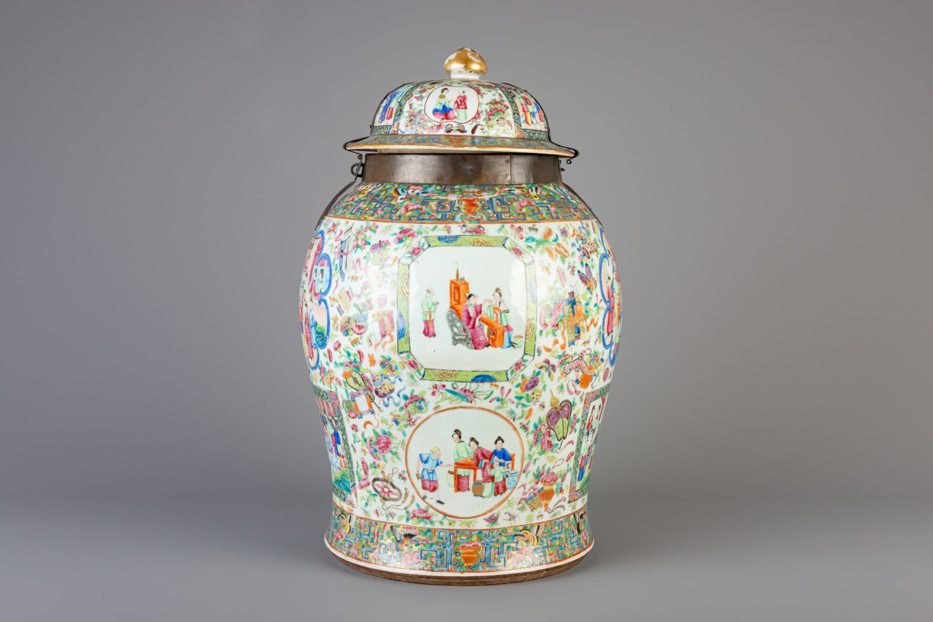 A large Chinese Canton famille rose vase and brass mounted cover, 19th C. - Image 4 of 6