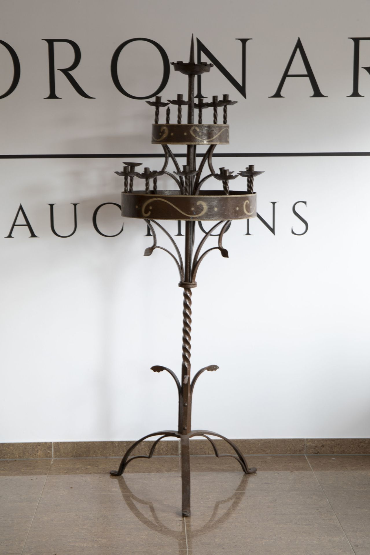A Gothic revival wrought iron church candelabra, 19th/20th C. - Image 3 of 7