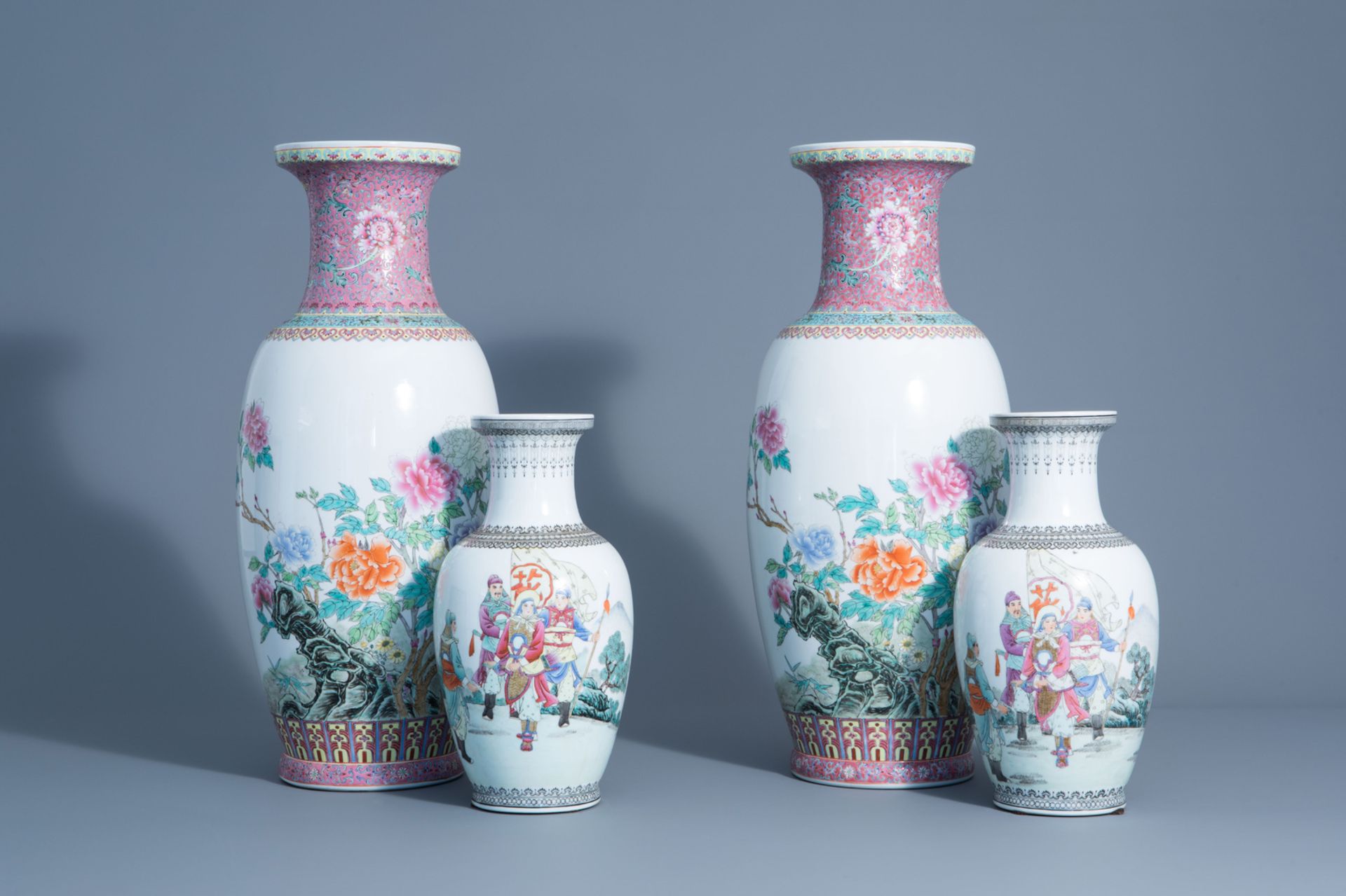 Two pairs of Chinese famille rose vases with warrior scenes and blossoming branches, 20th C.