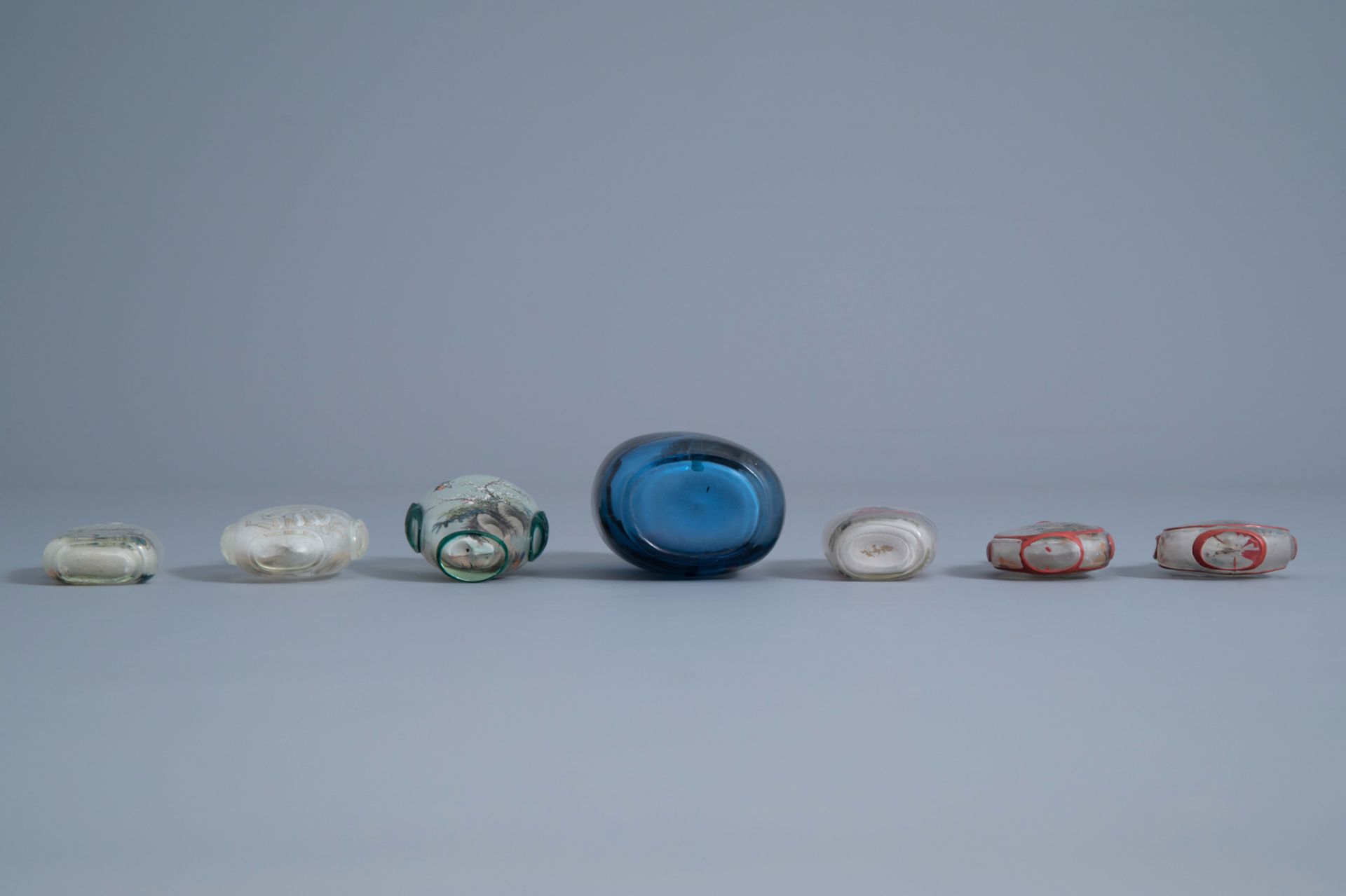 Thirteen Chinese inside-painted glass snuff bottles, 19th/20th C. - Image 7 of 13