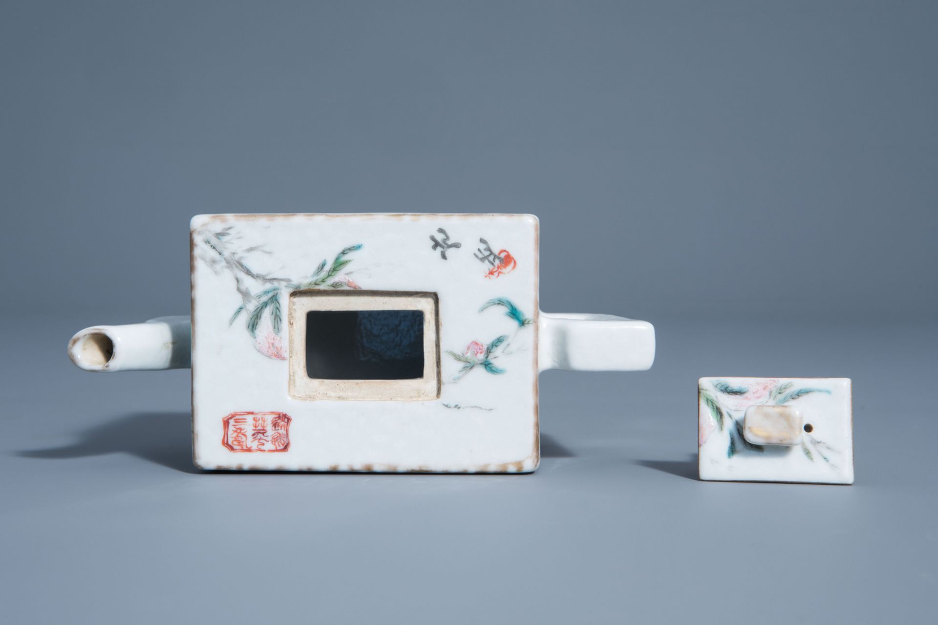 A rectangular ChineseÊ qianjiang cai teapot and cover with different designs, 19th/20th C. - Image 6 of 7
