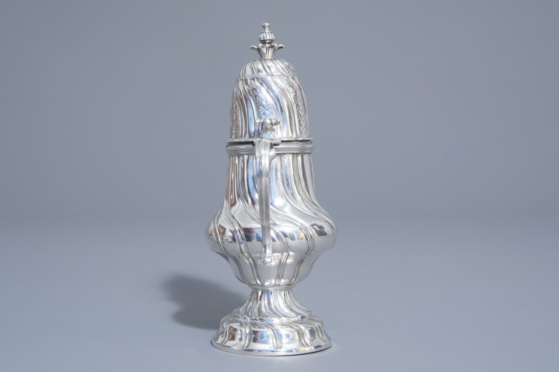 A silver Louis XV style mustard pot, dated [17]77 - Image 3 of 12