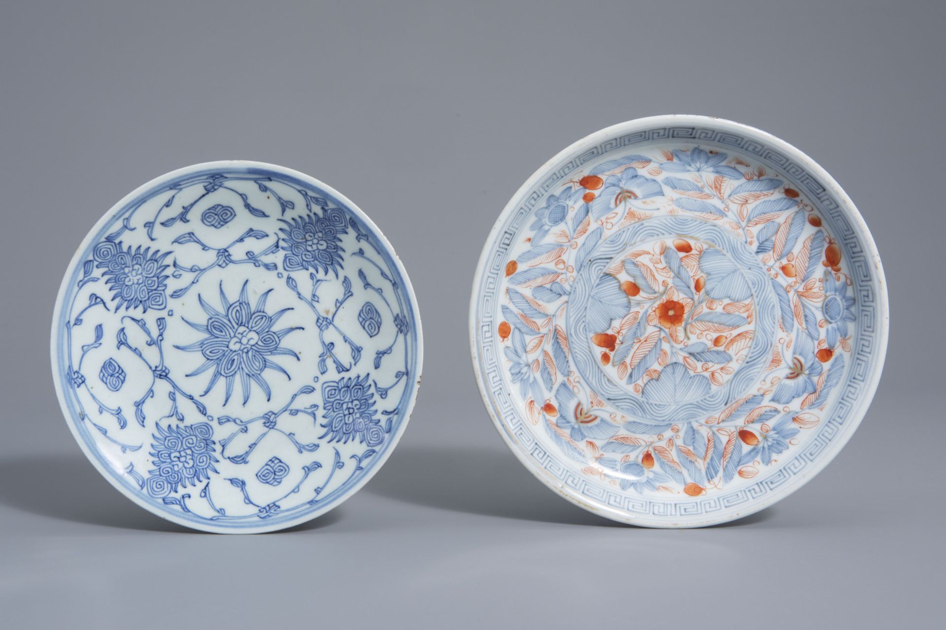 A varied collection of Chinese blue, white and iron red porcelain, Kangxi and later - Bild 14 aus 23