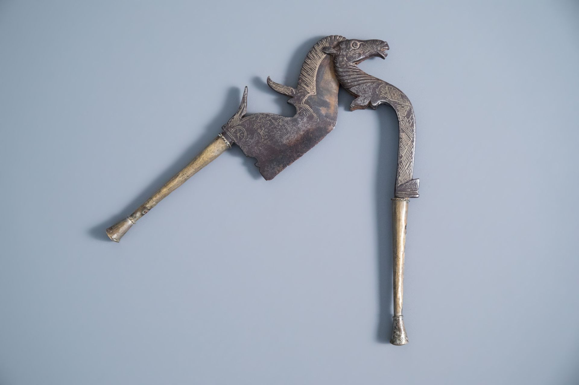 An inlaid iron and brass betel nut cutter in the shape of a horse, Indonesia, 19th C. - Image 10 of 10