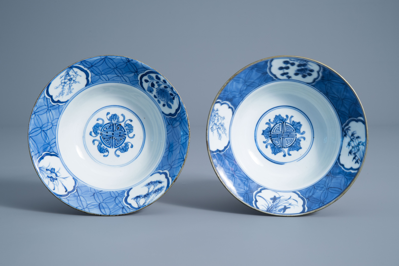 A pair of Chinese blue and white 'Bleu de Hue' bowls for the Vietnamese market, Kangxi mark, 19th C. - Image 6 of 7