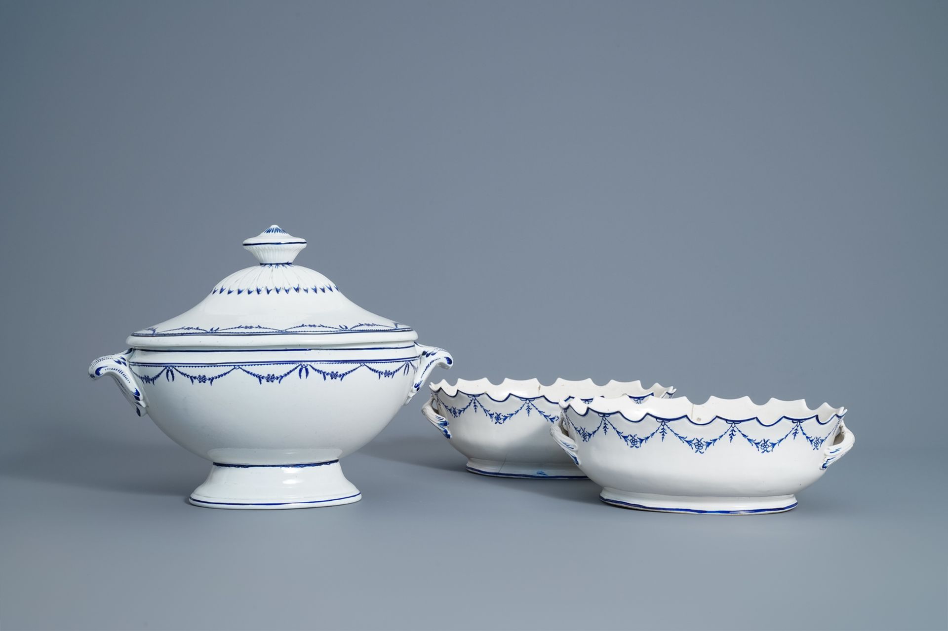 A blue and white faience fine covered tureen and a pair of monteiths, Boch Luxemburg, 1st half 19th