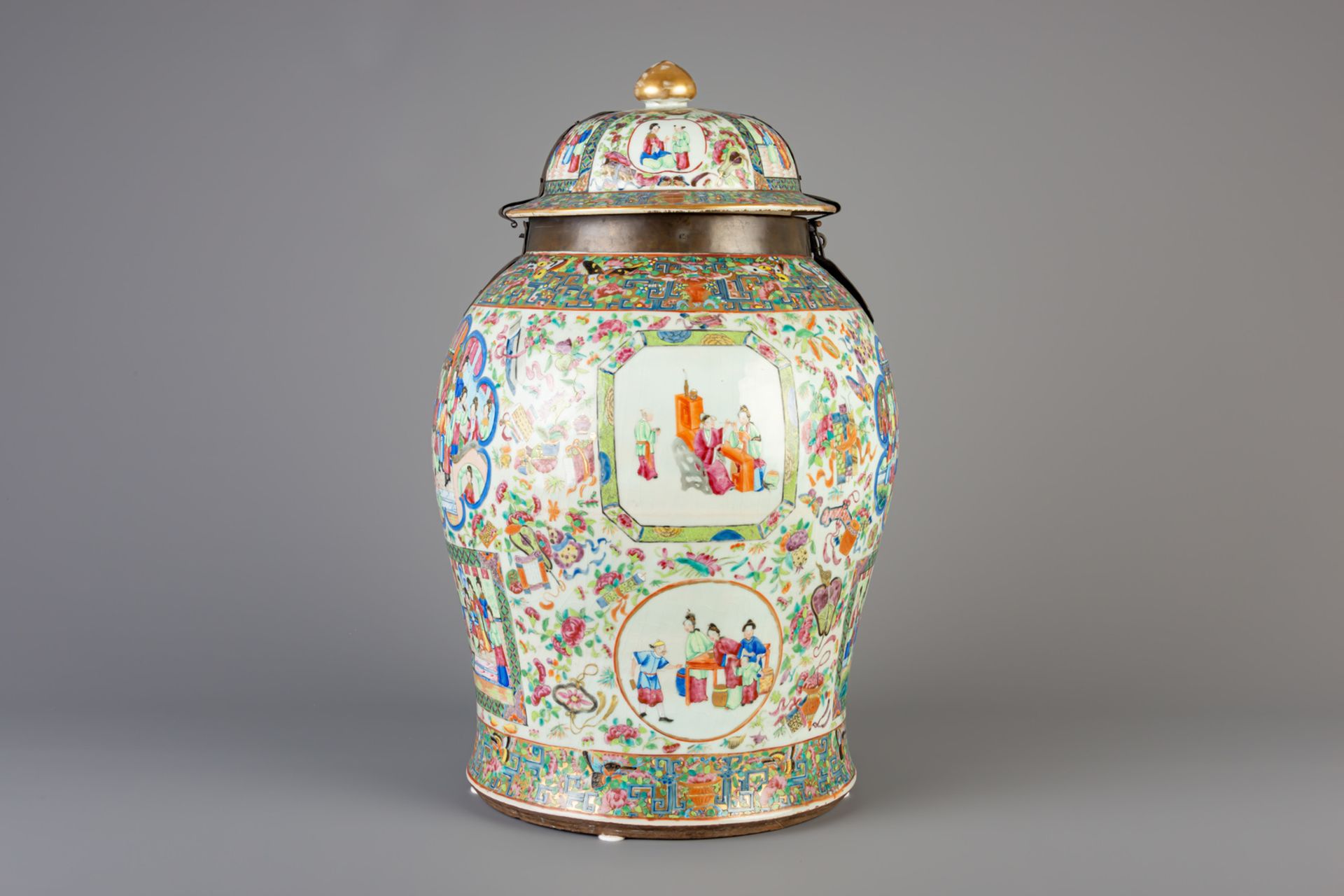 A large Chinese Canton famille rose vase and brass mounted cover, 19th C. - Image 2 of 6