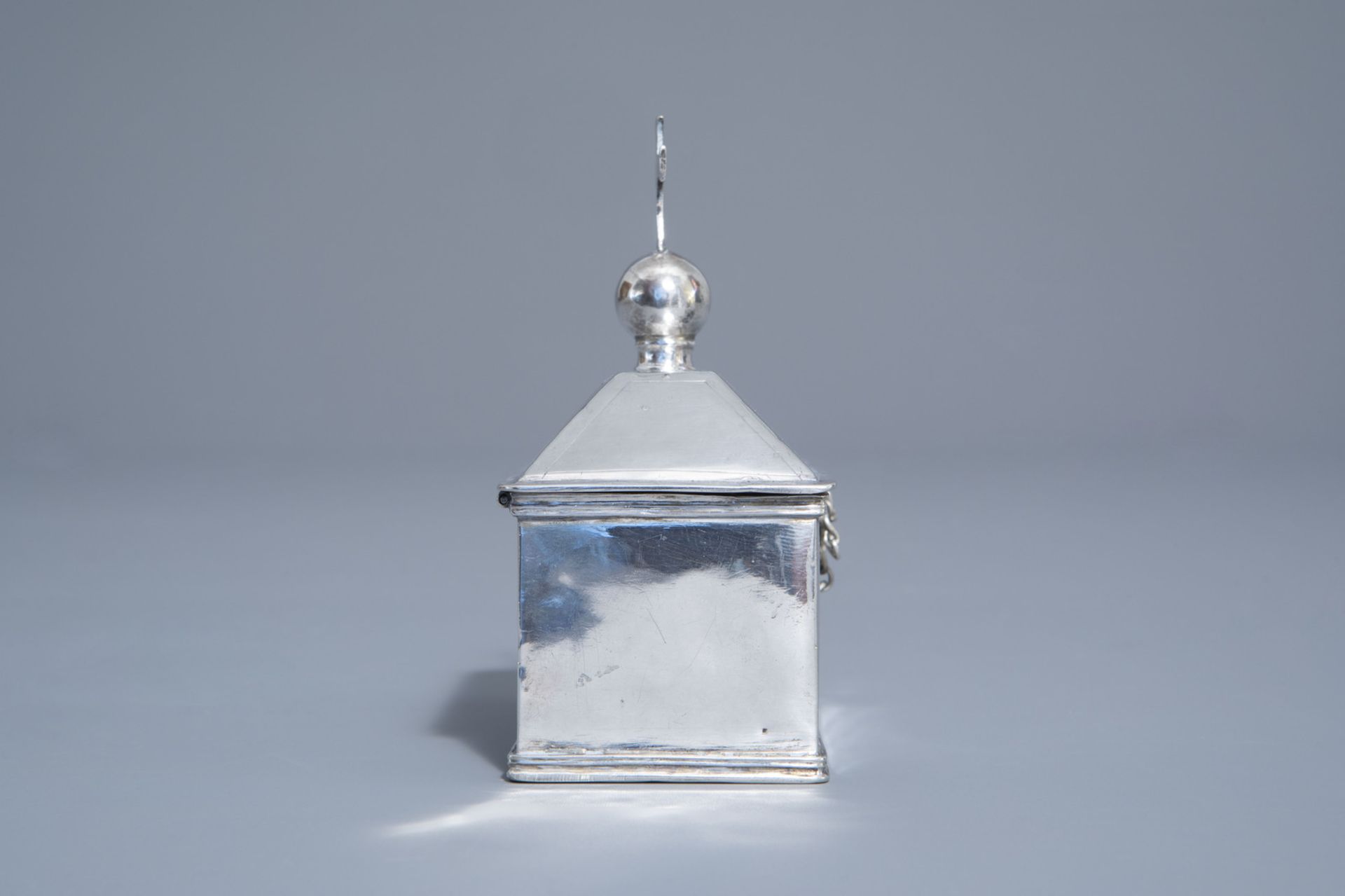 A silver chrismatory or chrismarium after a medieval example, probably France, 19th/20th C. - Image 3 of 13