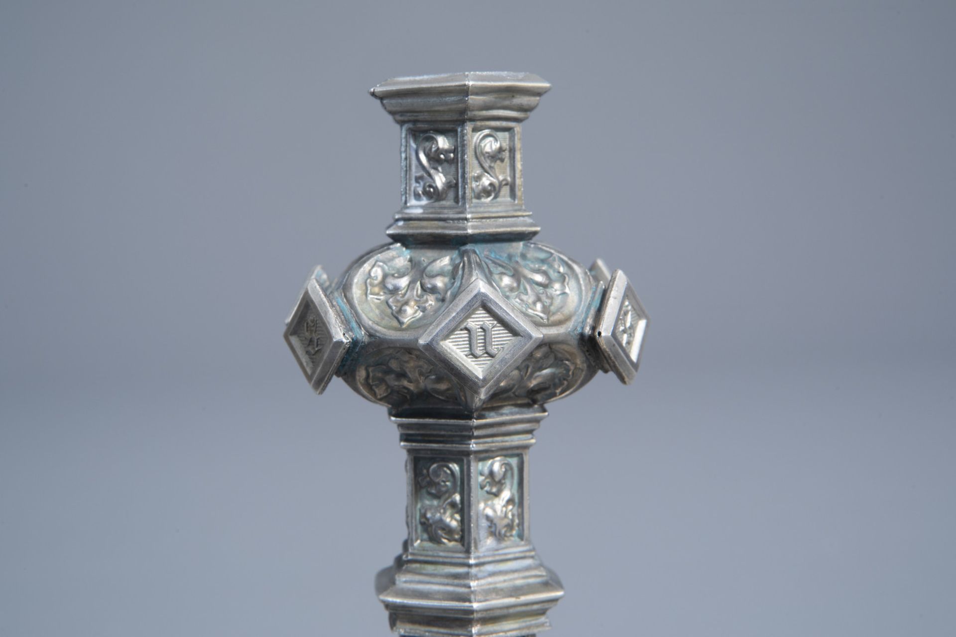 A silver plated Gothic Revival candlestick, France, 19th/20th C. - Bild 14 aus 19