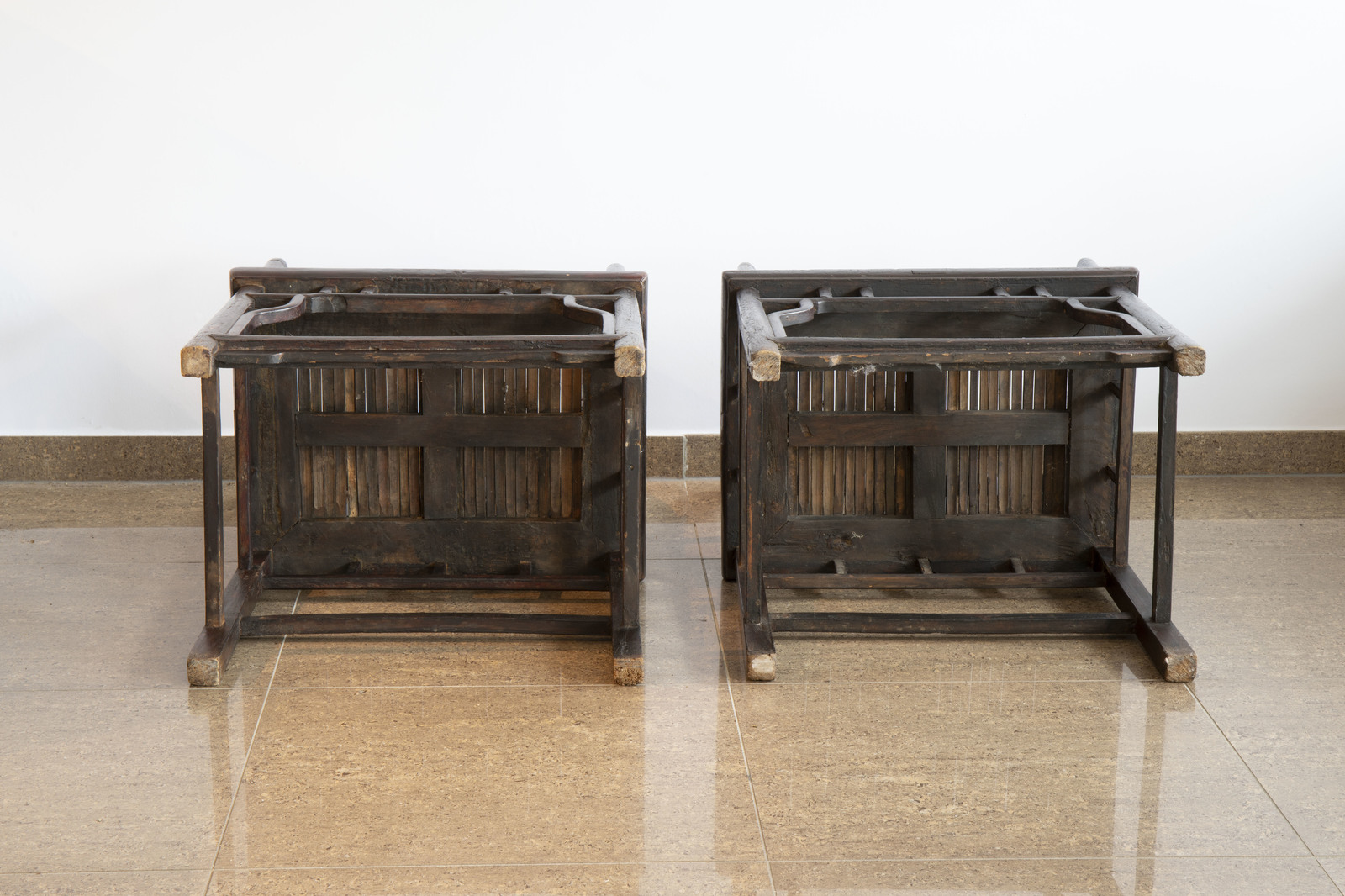 A pair of Chinese lacquered wooden chairs, first half of the 20th C. - Image 7 of 7