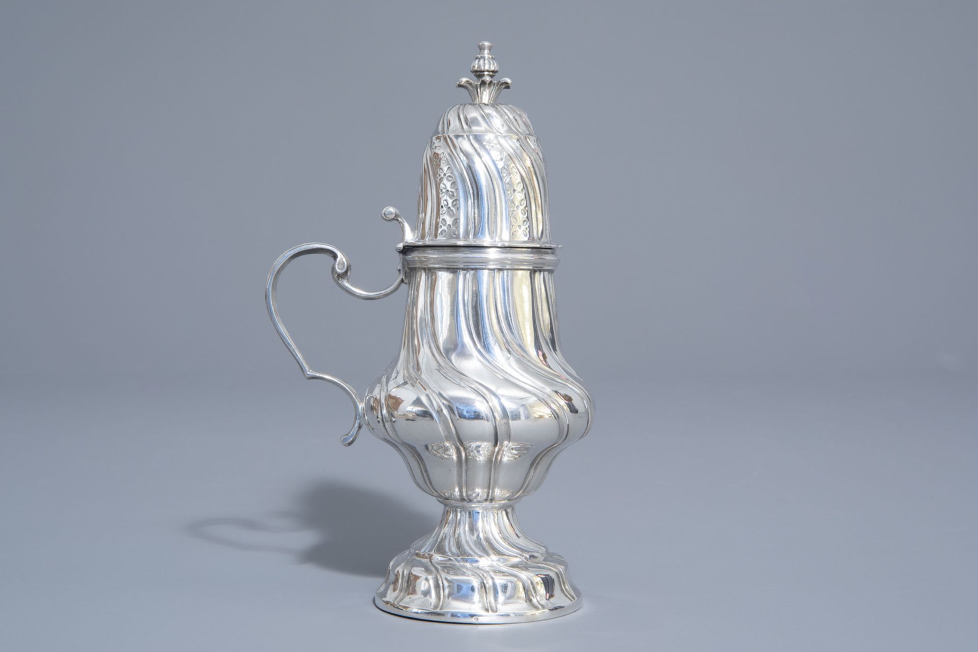 A silver Louis XV style mustard pot, dated [17]77 - Image 2 of 12