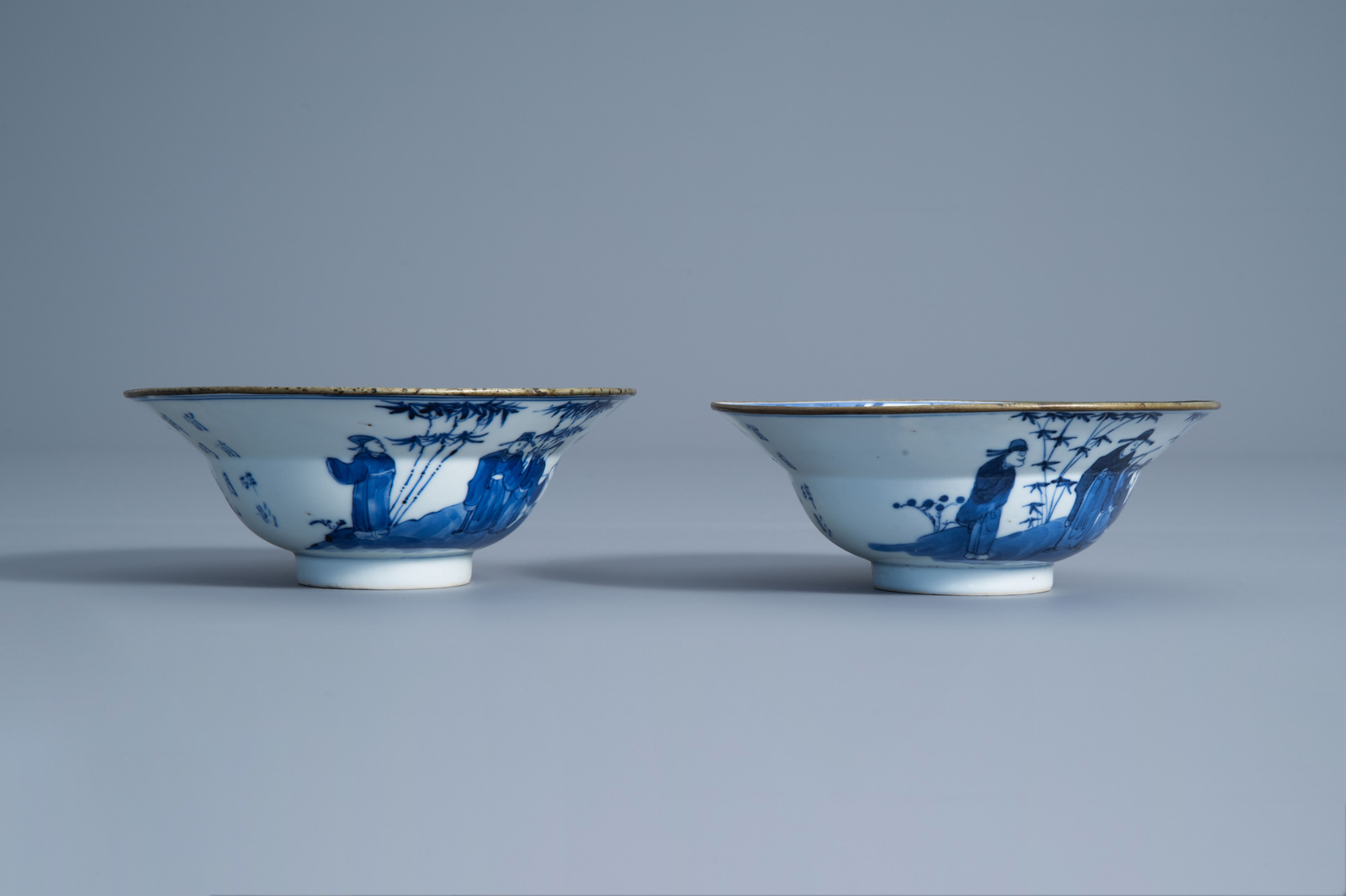 A pair of Chinese blue and white 'Bleu de Hue' bowls for the Vietnamese market, Kangxi mark, 19th C. - Image 3 of 7