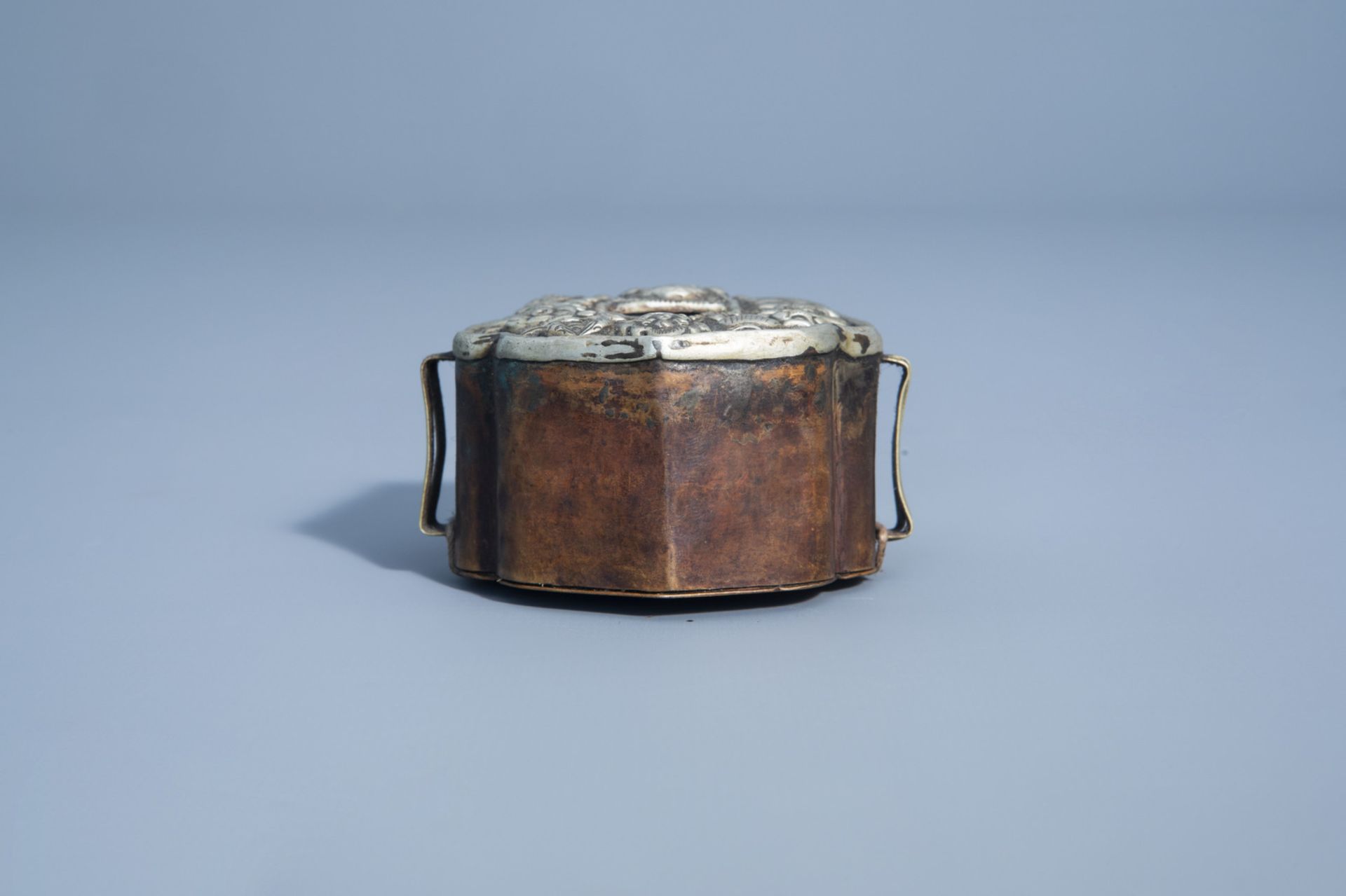A varied collection of religious and scholar's objects, a.o. China and Tibet, 19th/20th C. - Image 13 of 24